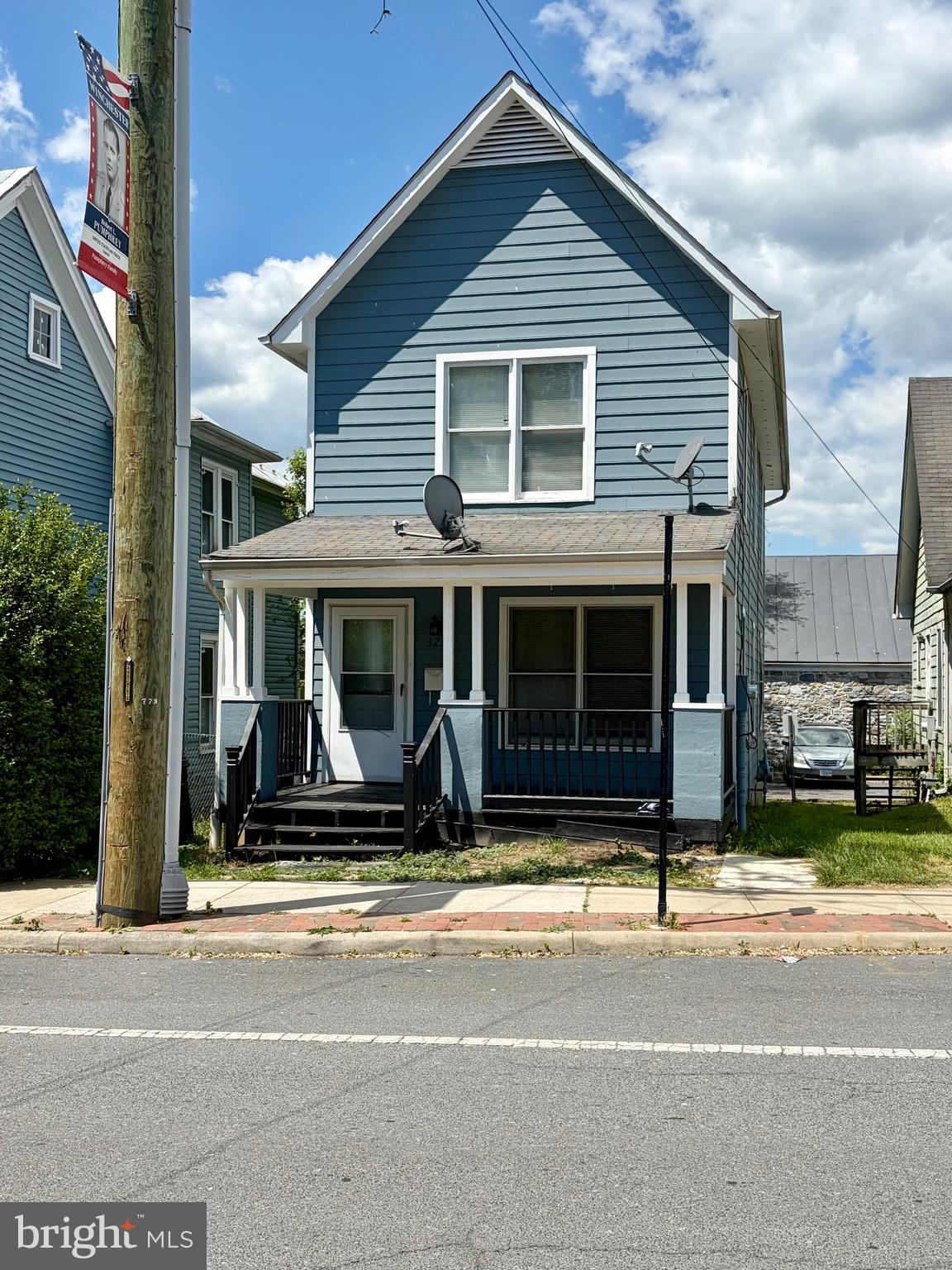 Wonderful opportunity to own in downtown Winchester! Walking distance to the Old Town Mall restaurants, shopping, the library and more. Easy access to Rt. 7 and 81.  The main level has a nice open floor plan, consisting of kitchen, dining and living areas. The main level also features a half bath and bonus room, perfect for an office or den.  Upstairs you will find three bedrooms, full bathroom and laundry.  Permitted on street parking and off street.
Property also listed for lease MLS#: VAWI2010558