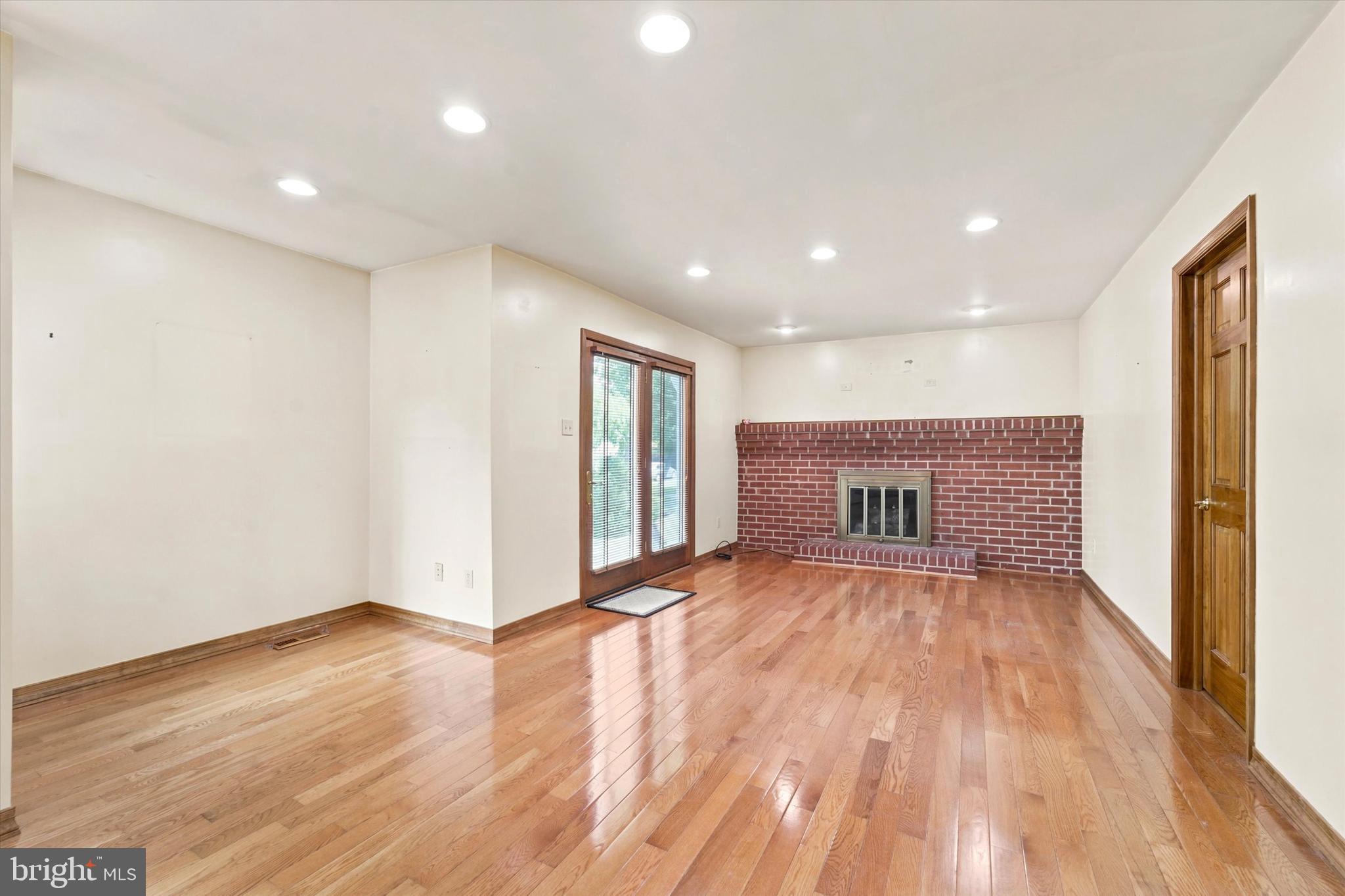 PALOMINO GLEN - Residential