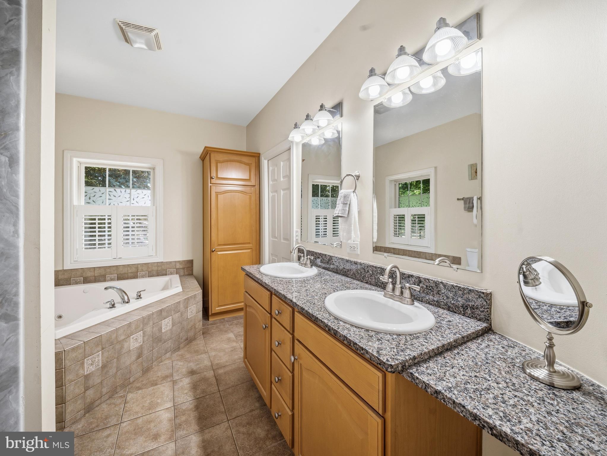JERDONE ISLAND - Residential