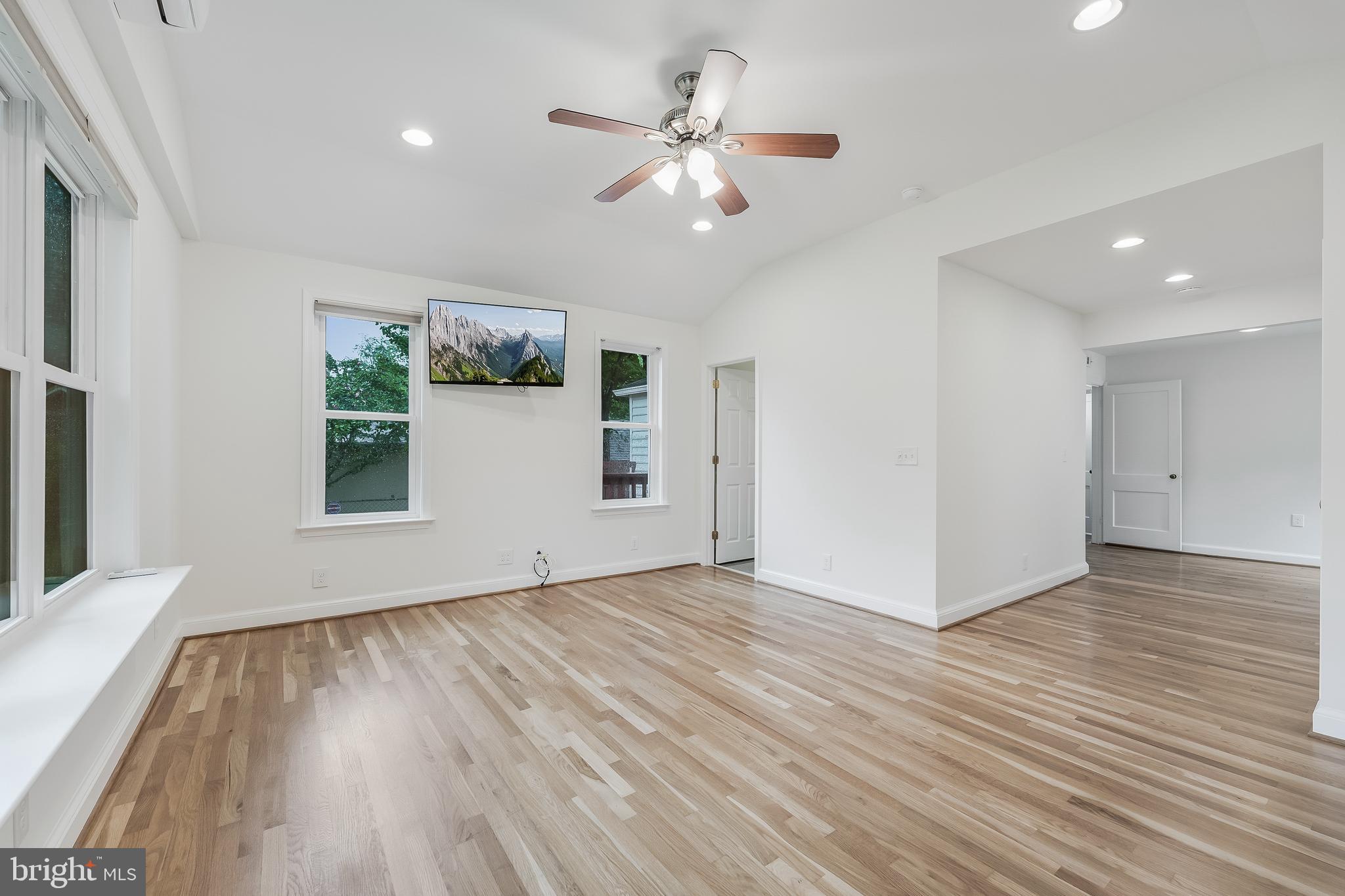 KENSINGTON HEIGHTS - Residential