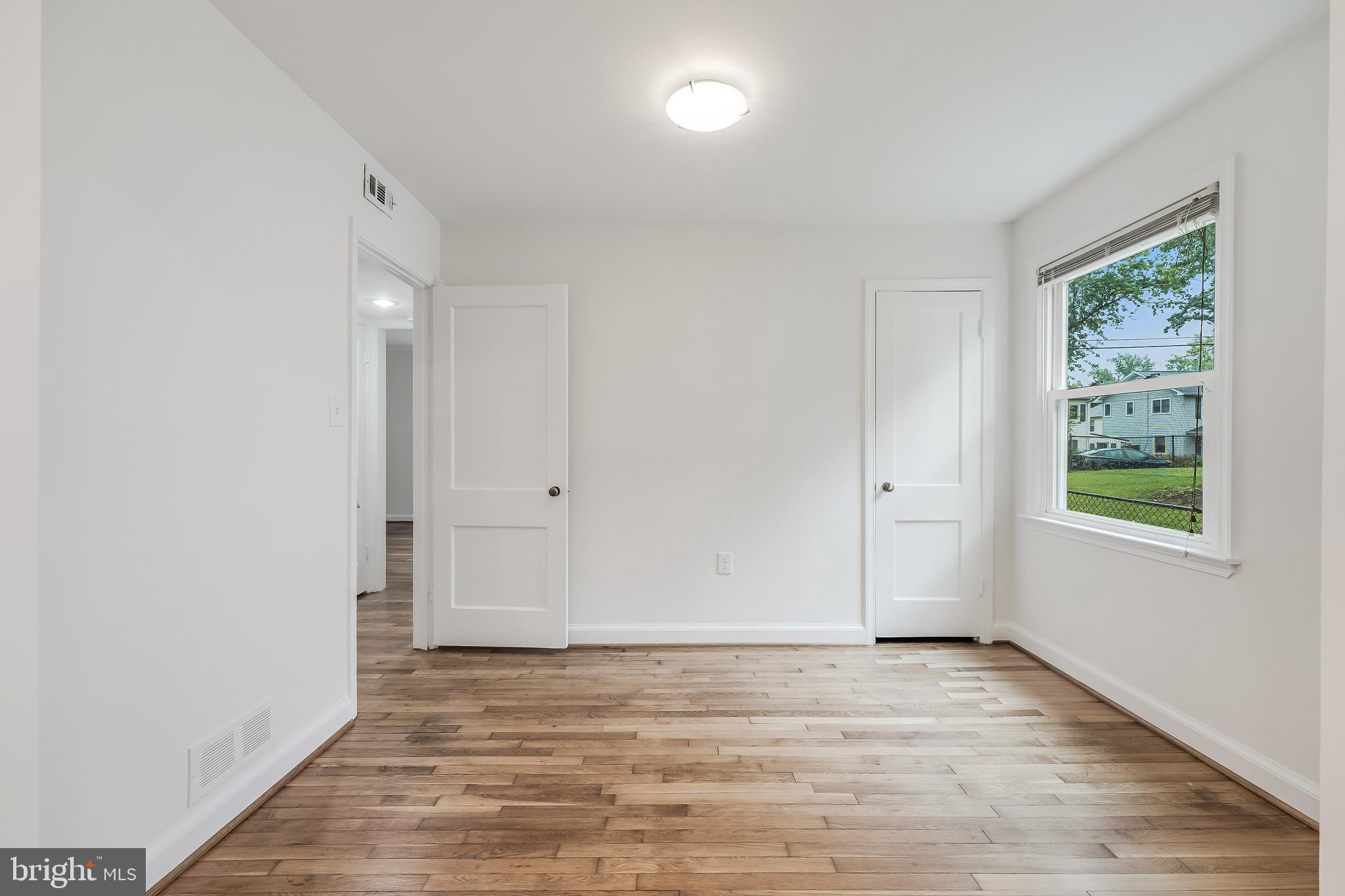KENSINGTON HEIGHTS - Residential