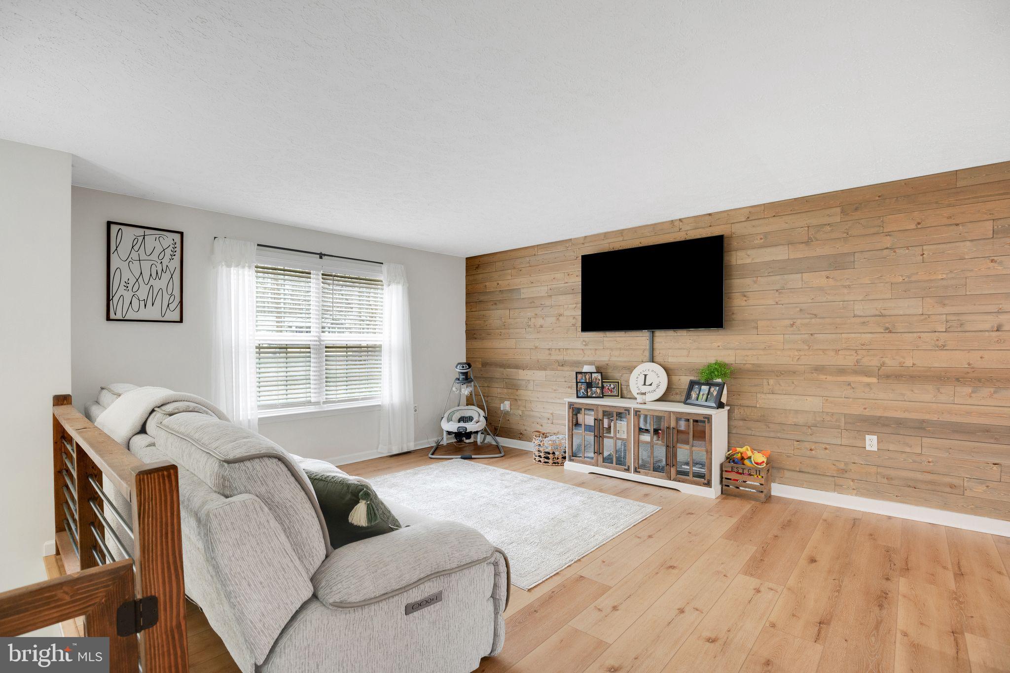 SUMMITT HILL - Residential