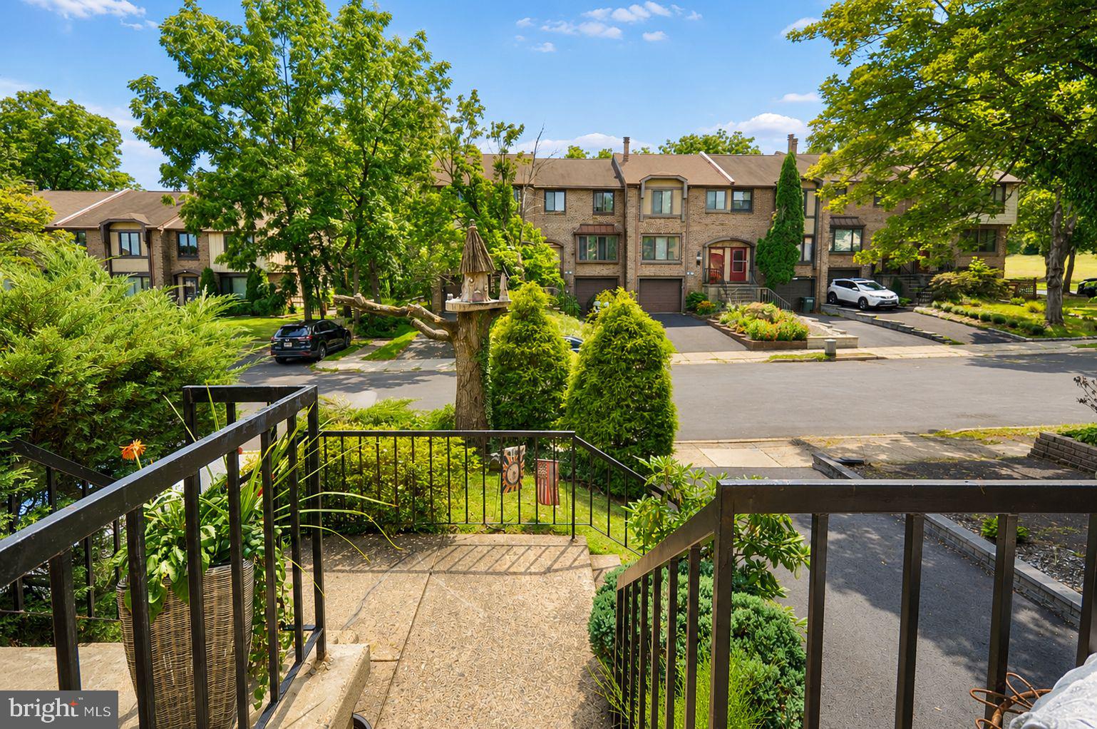 VILLAGE SHIRES - Residential