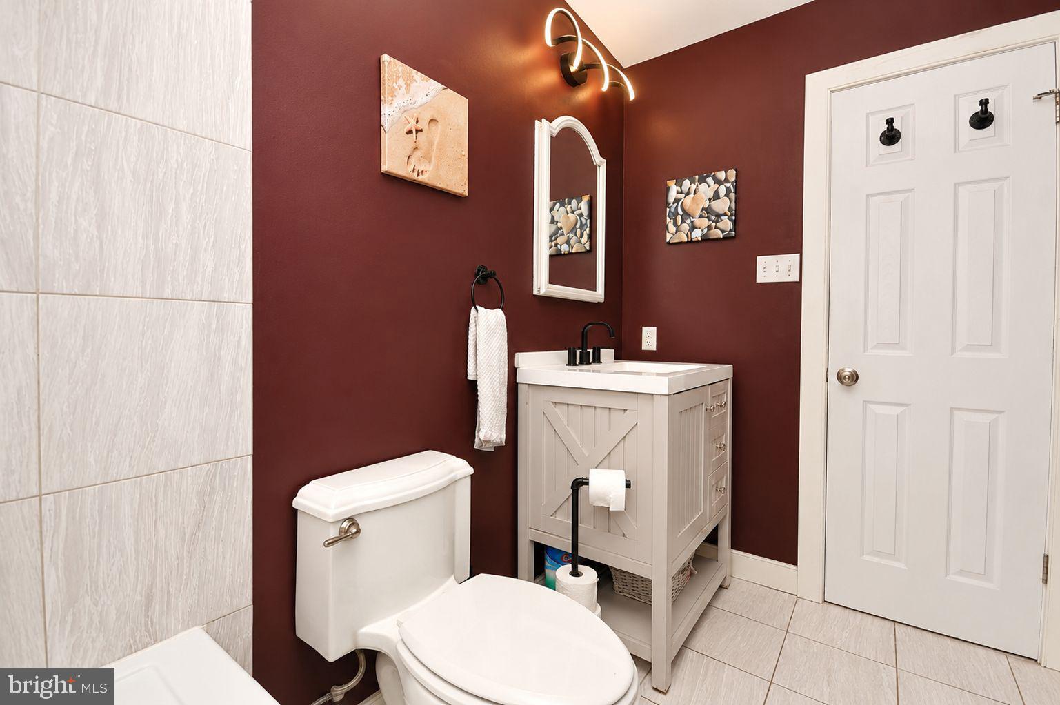 VILLAGE SHIRES - Residential