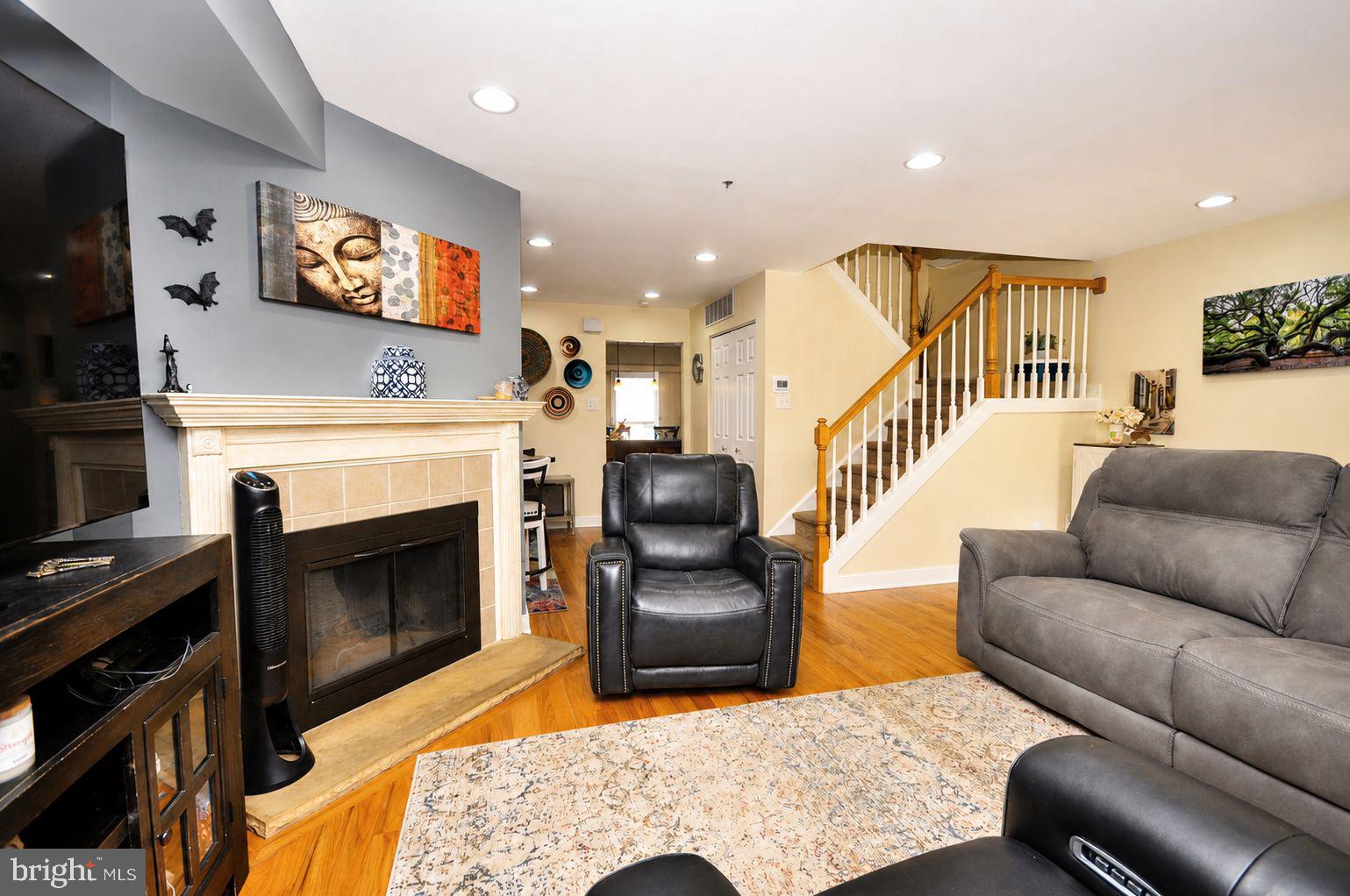 VILLAGE SHIRES - Residential