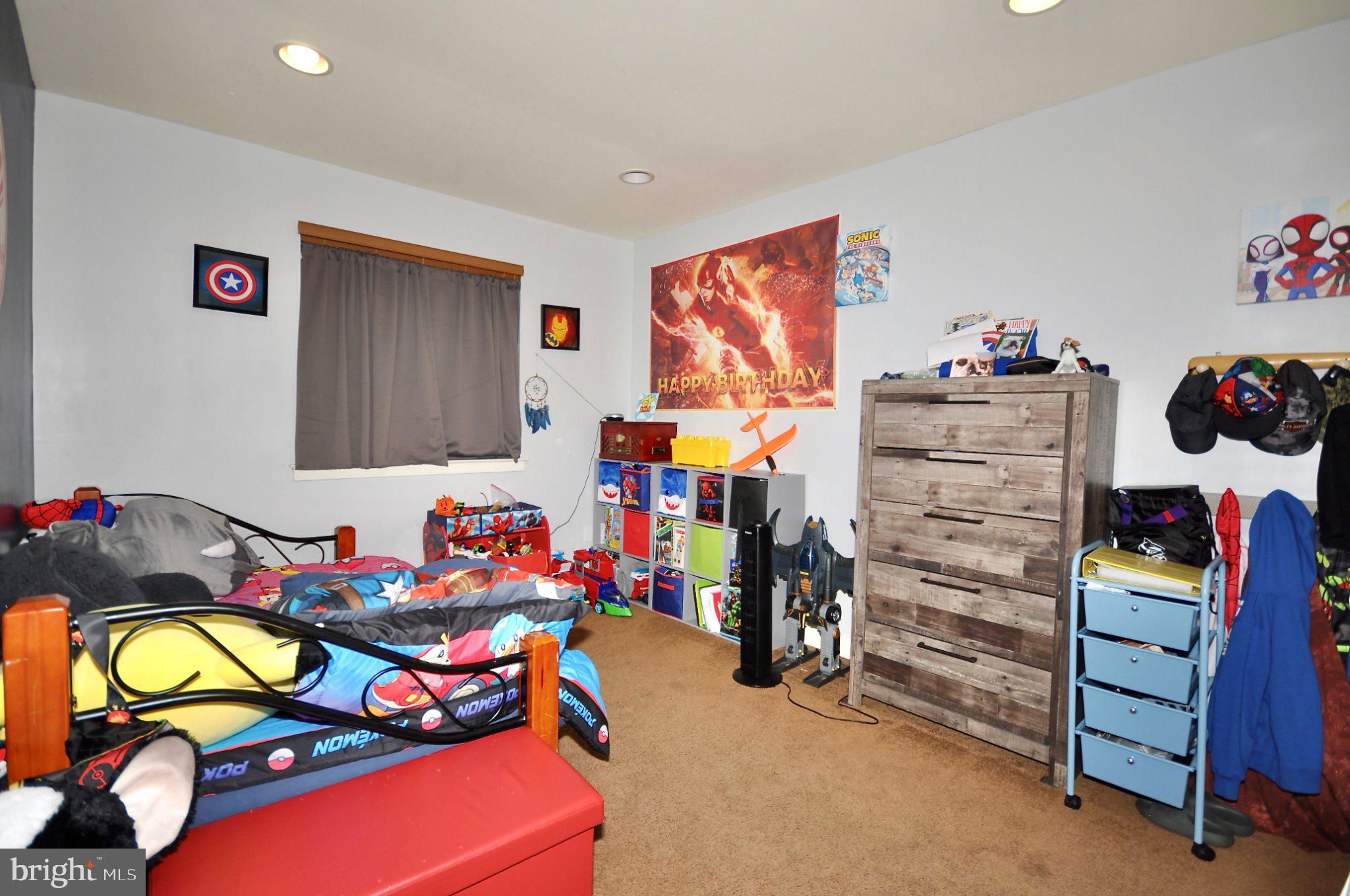 VILLAGE SHIRES - Residential