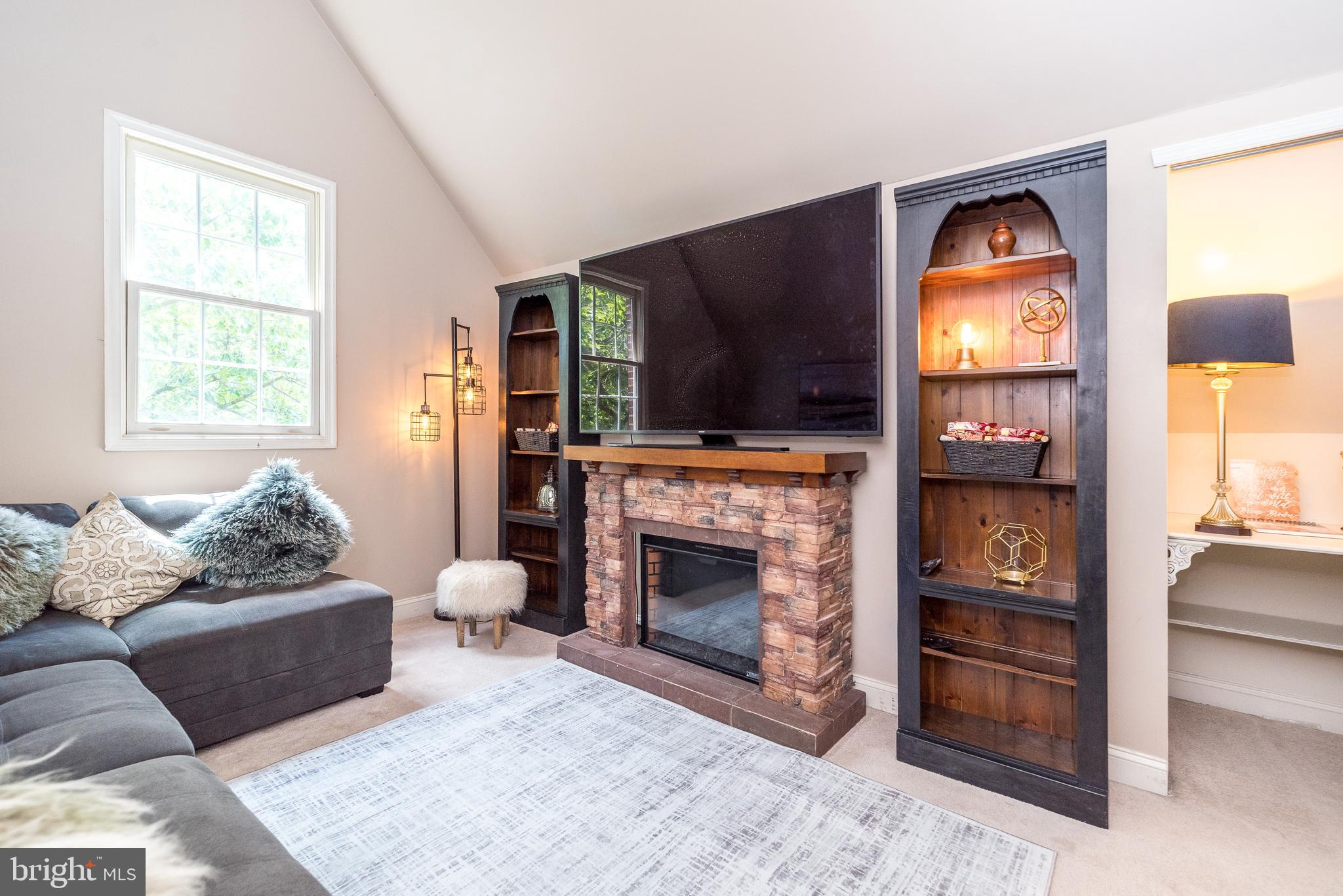HEATHER LEA - Residential