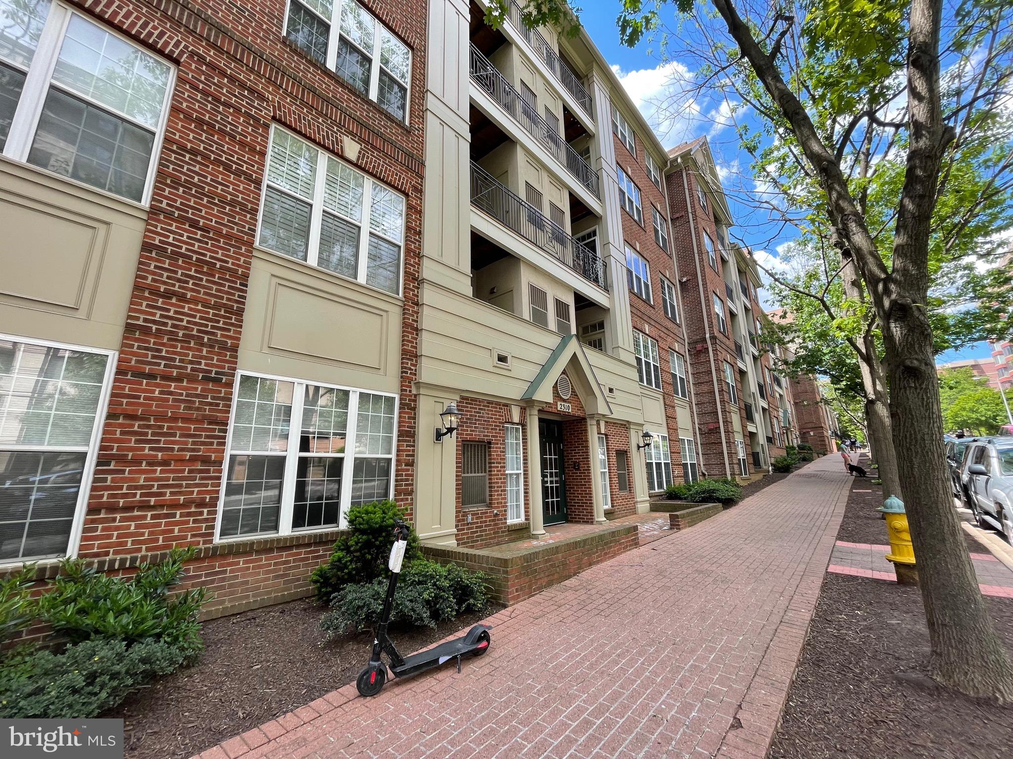 COURTHOUSE HILL - Residential Lease