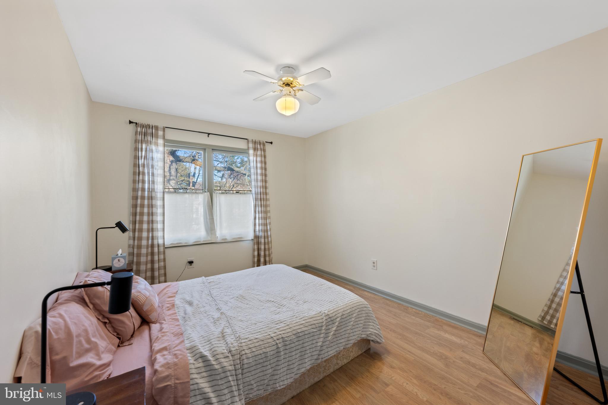REFLECTION LAKE - Residential Lease
