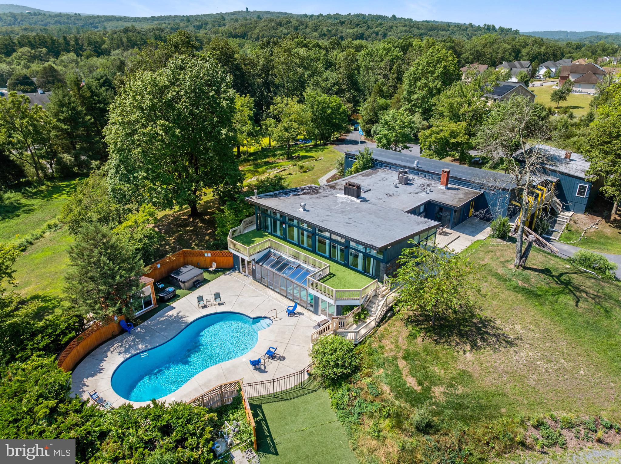 STROUDSBURG - Residential