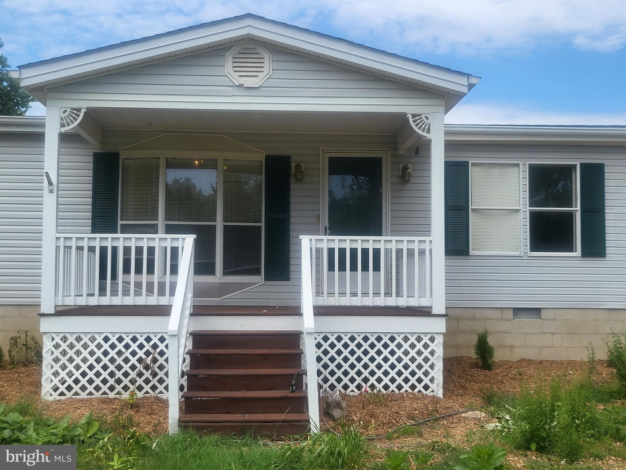 Great location in town in Stanley. Close to the police department and 340.  This property is very spacious with a large primary bedroom with an attached bathroom with a soaking tub and stand up shower.  New carpet and freshly painted.