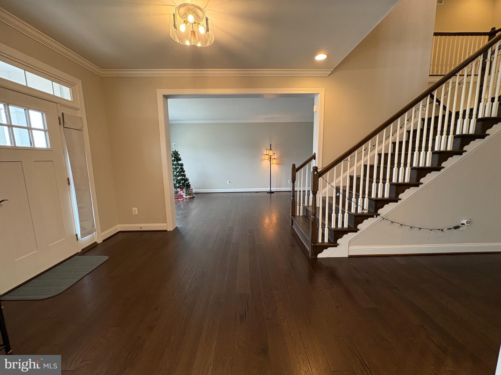 OAKTON VIEW - Residential