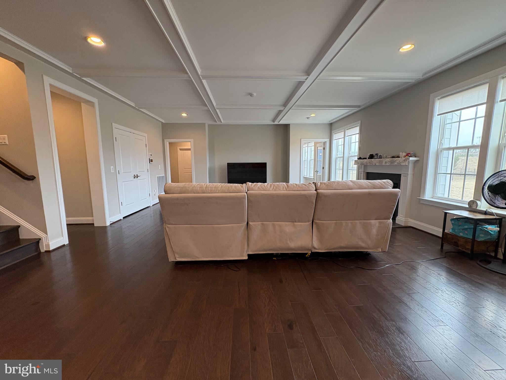 OAKTON VIEW - Residential