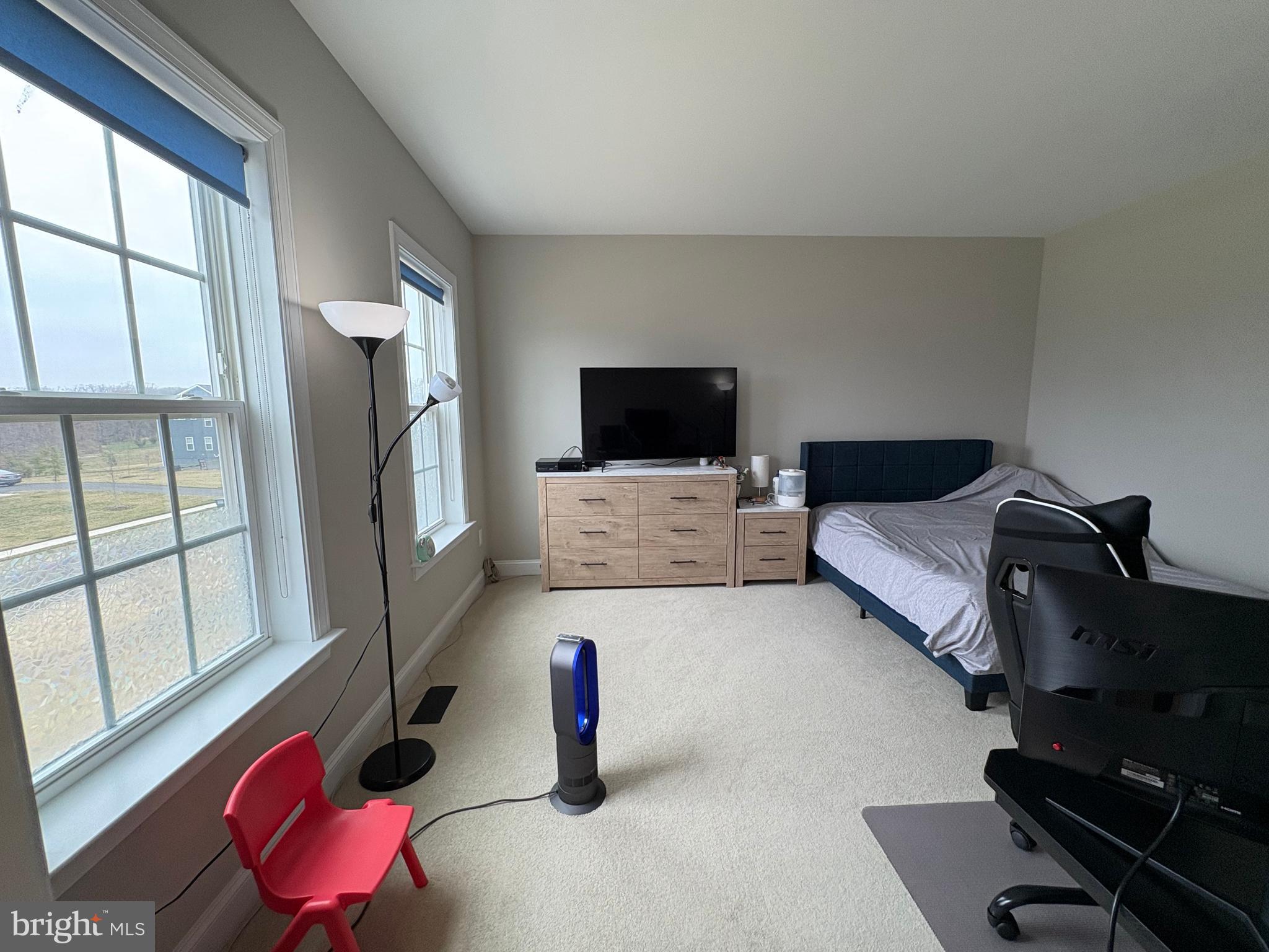 OAKTON VIEW - Residential