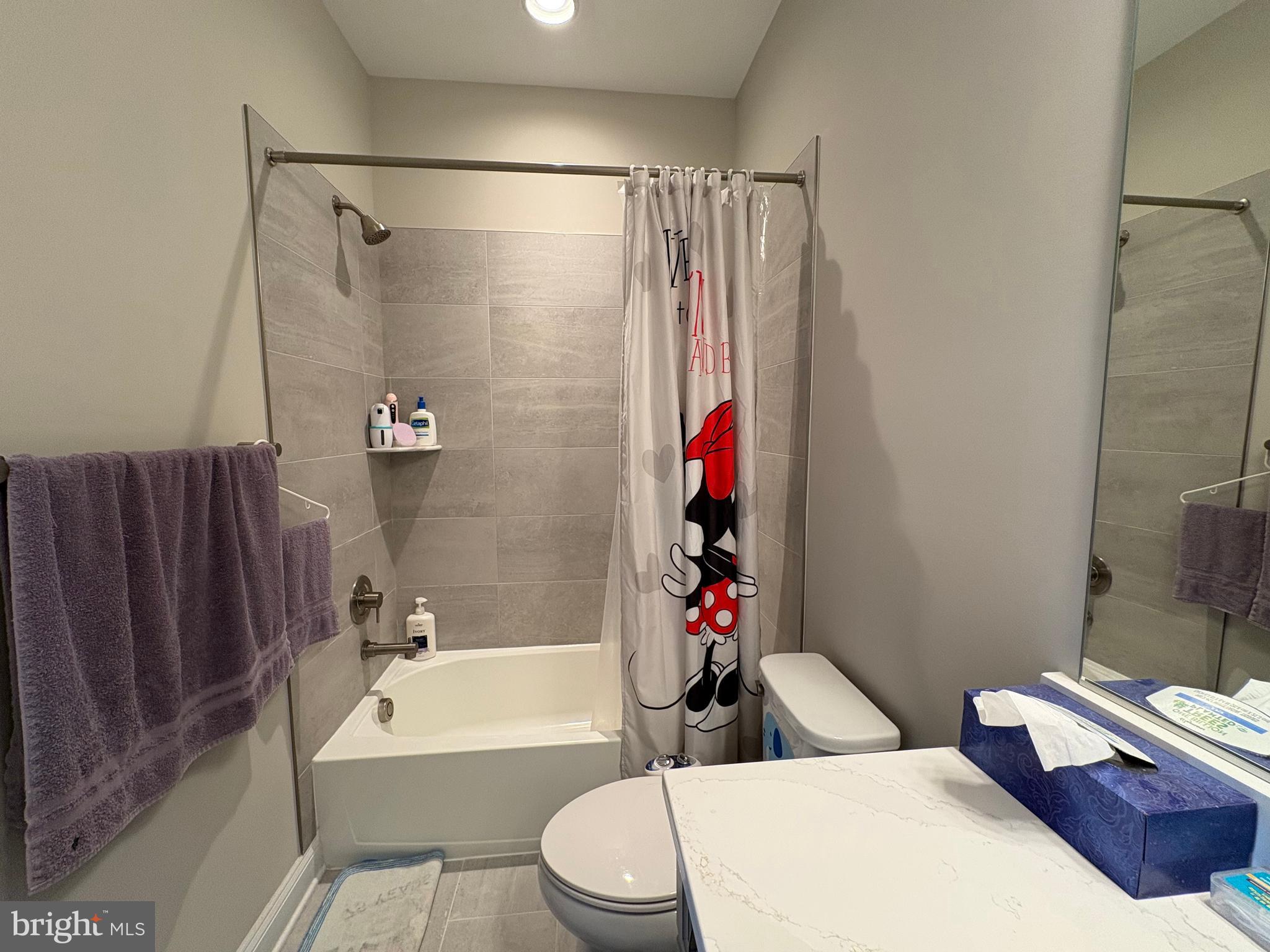 OAKTON VIEW - Residential