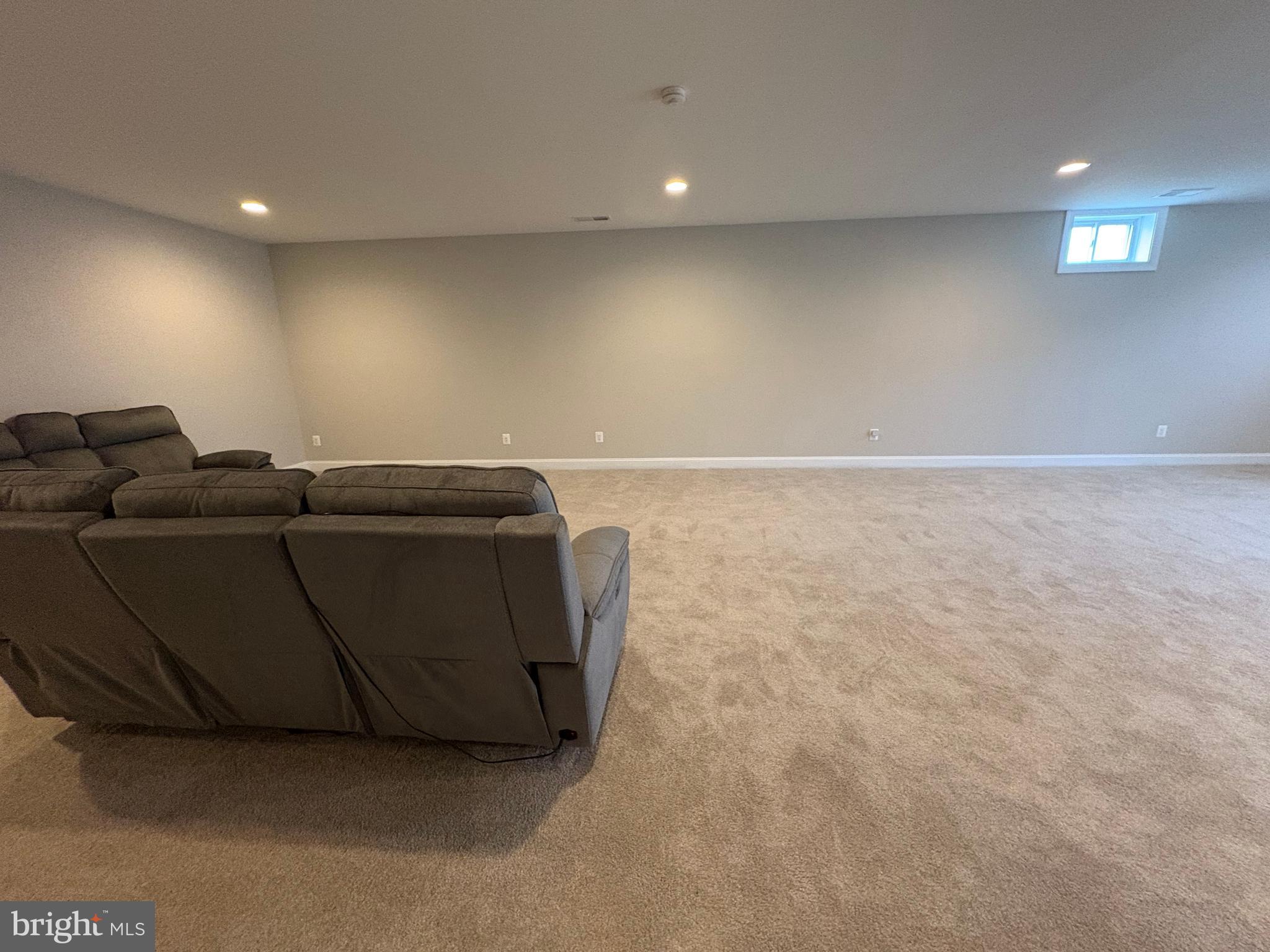 OAKTON VIEW - Residential