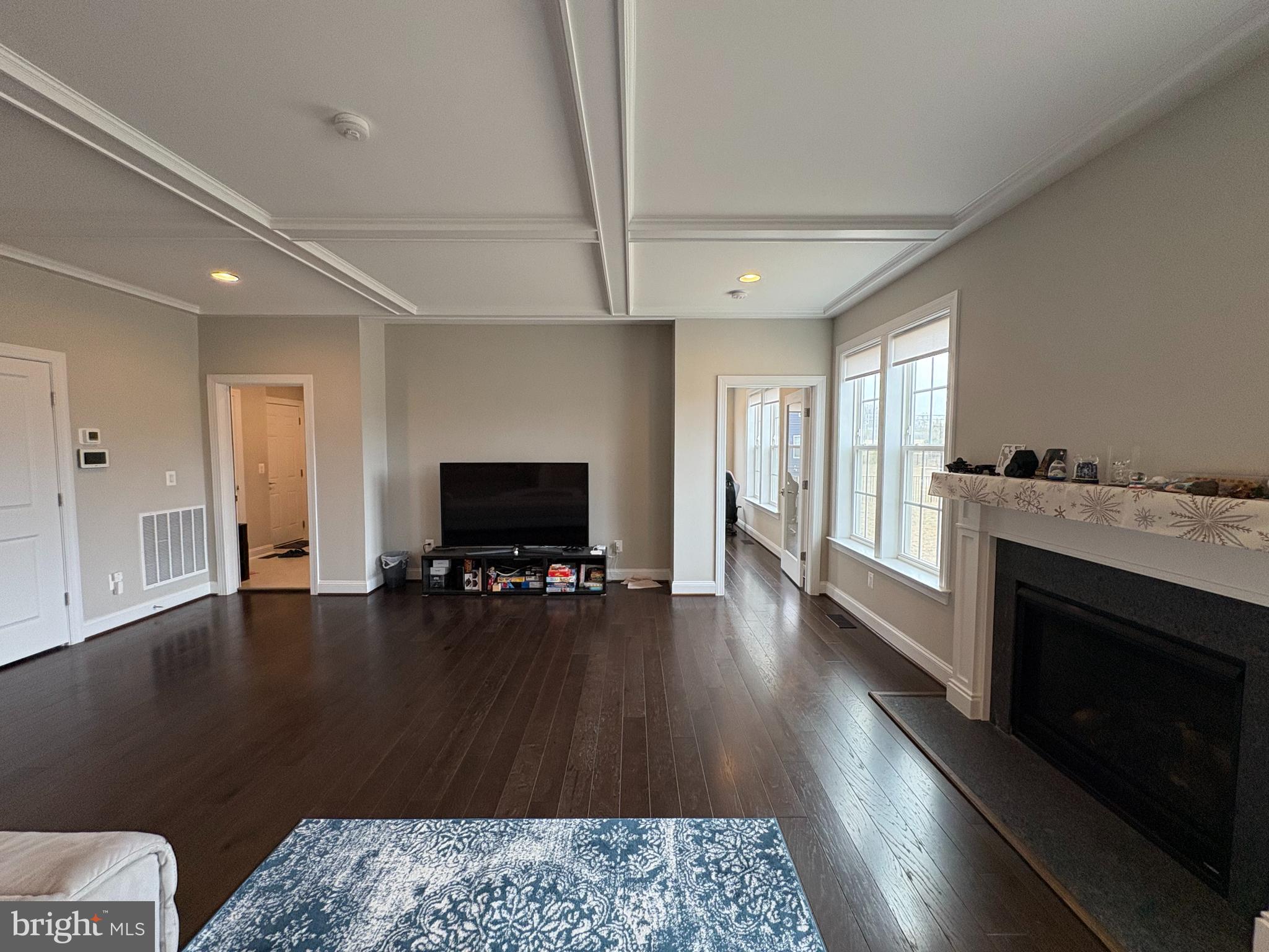 OAKTON VIEW - Residential