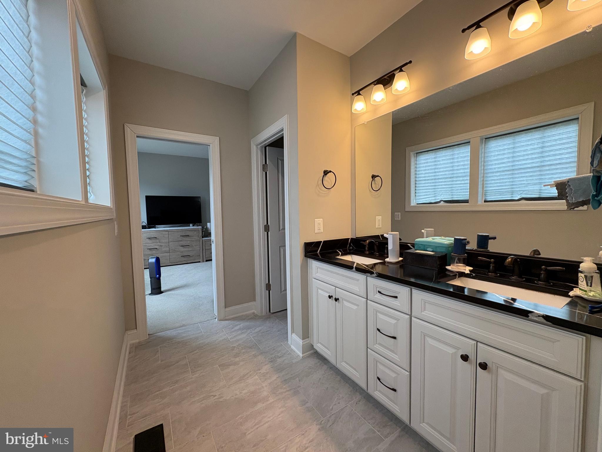 OAKTON VIEW - Residential