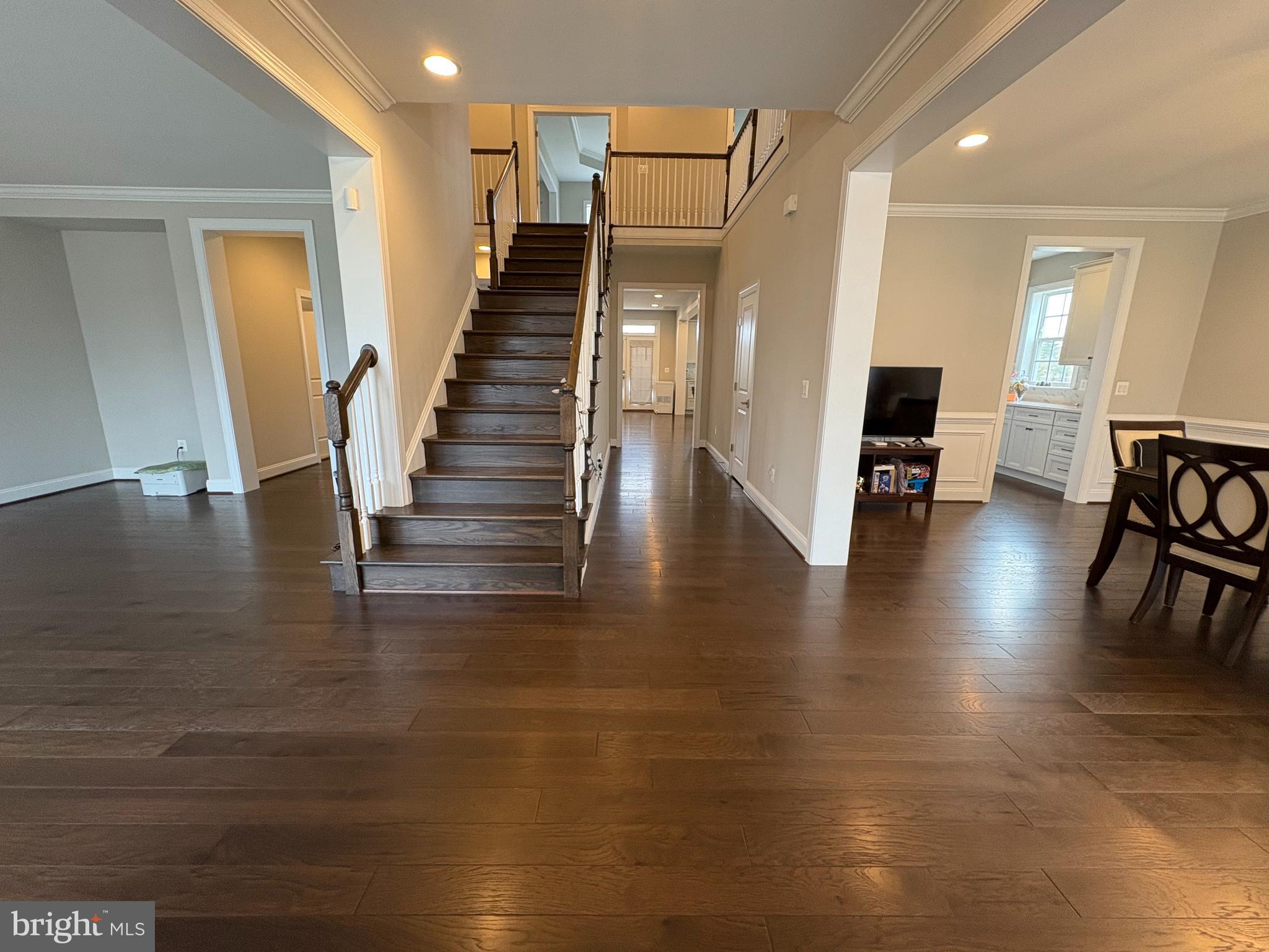 OAKTON VIEW - Residential