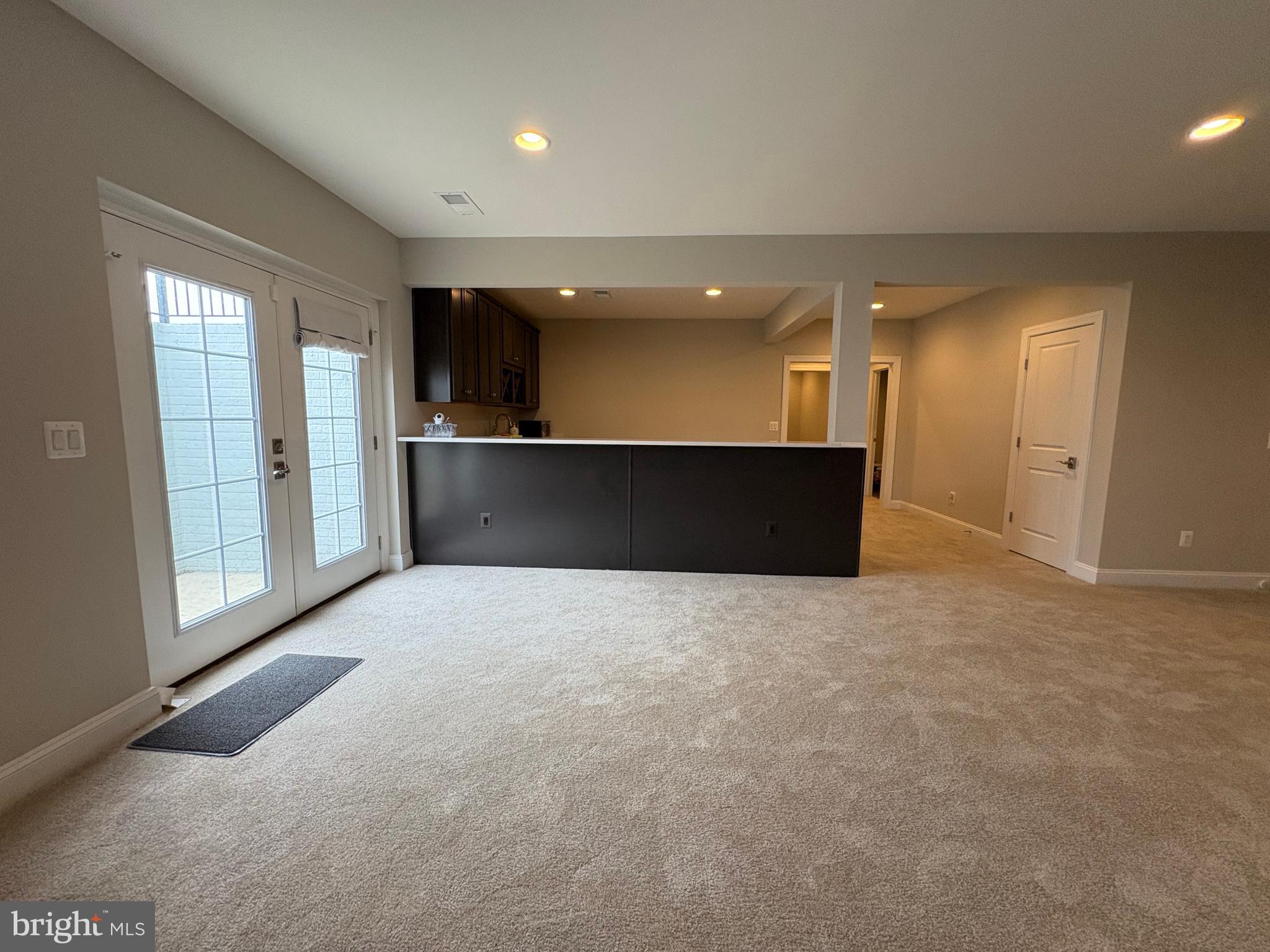 OAKTON VIEW - Residential