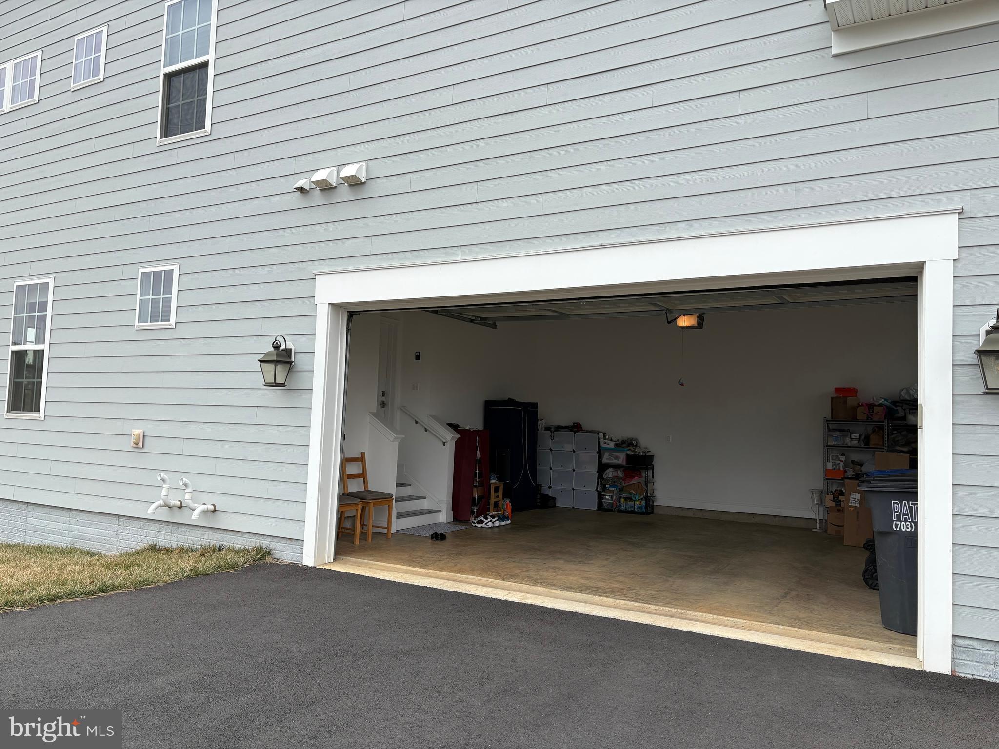 OAKTON VIEW - Residential