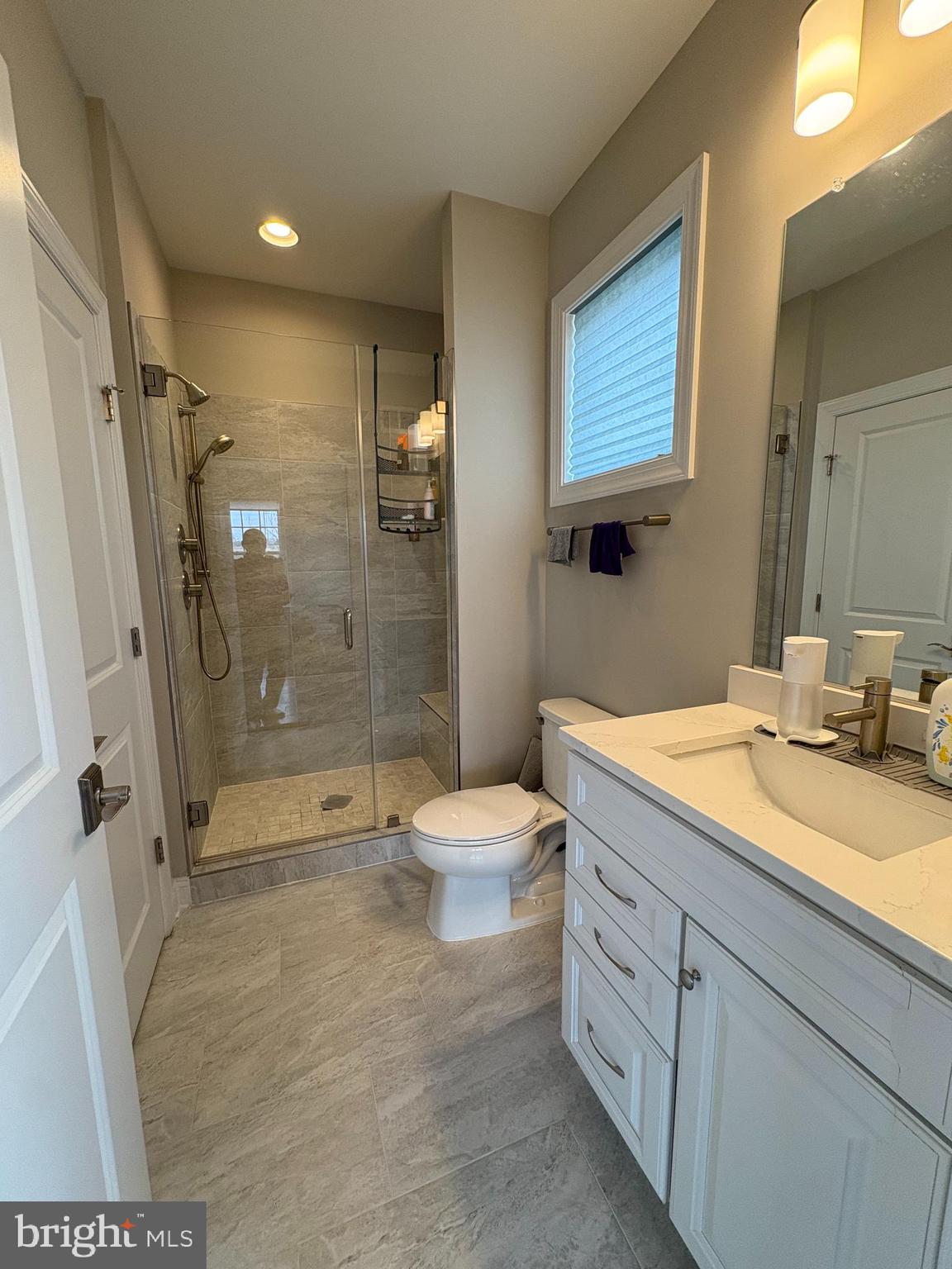 OAKTON VIEW - Residential
