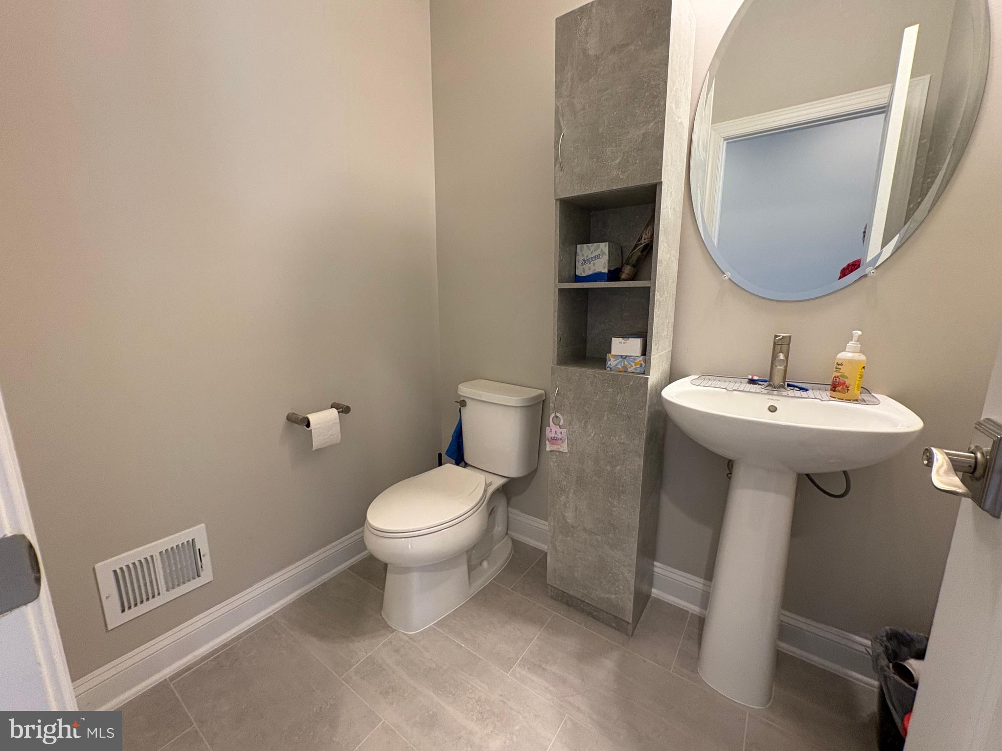 OAKTON VIEW - Residential