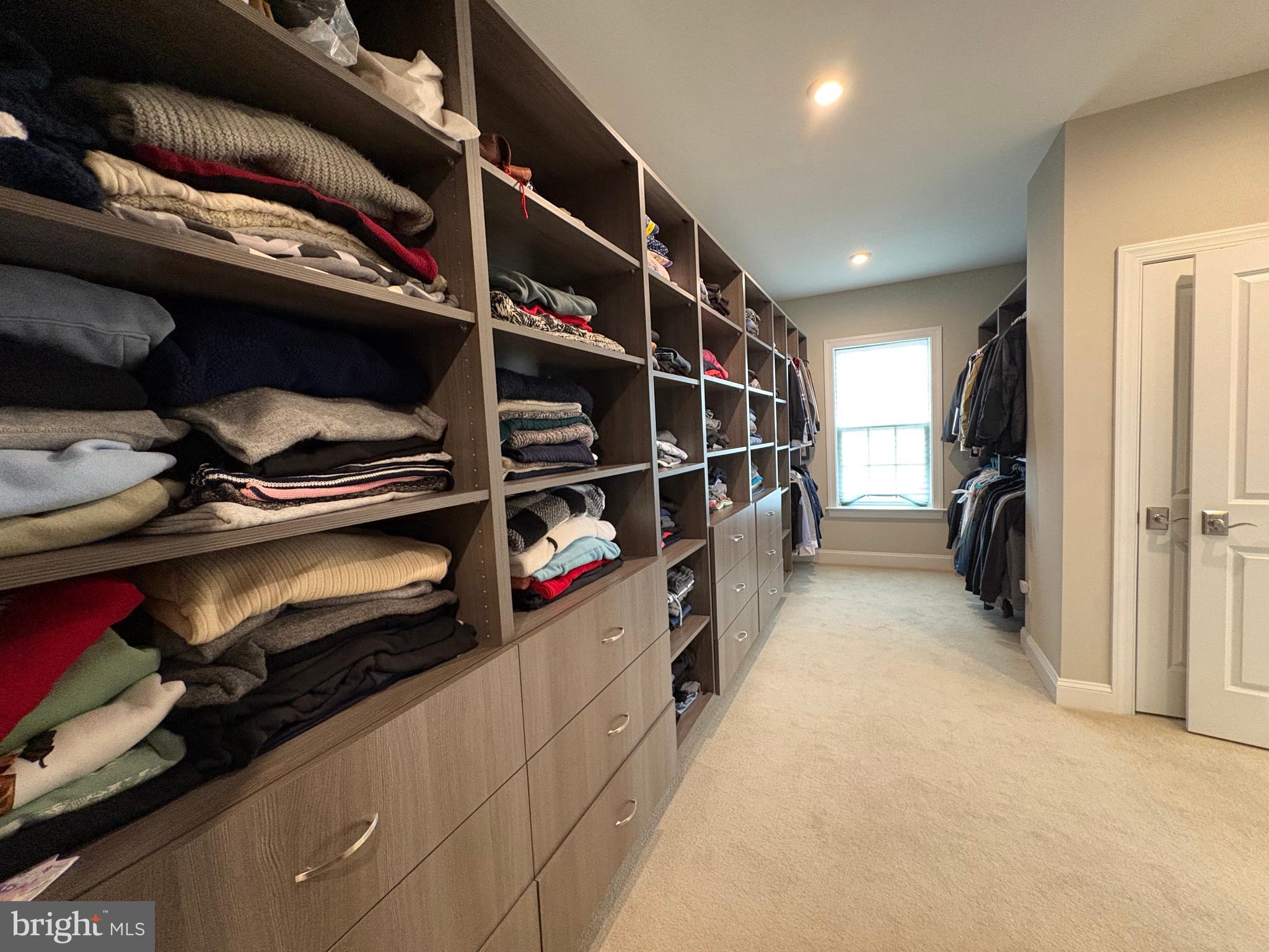 OAKTON VIEW - Residential