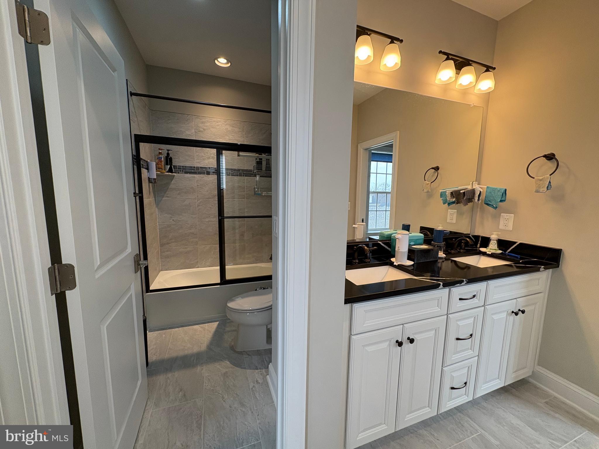 OAKTON VIEW - Residential