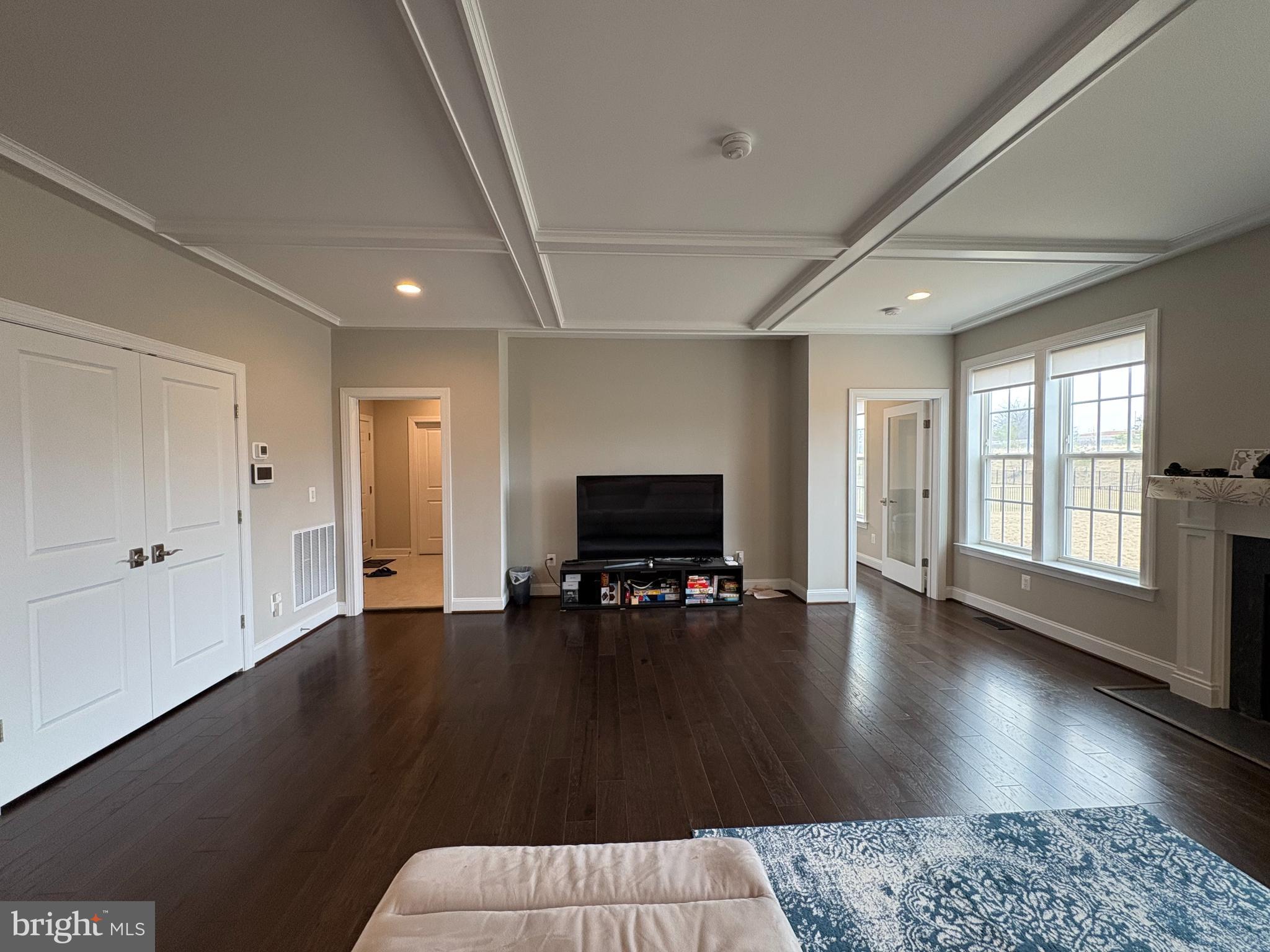 OAKTON VIEW - Residential