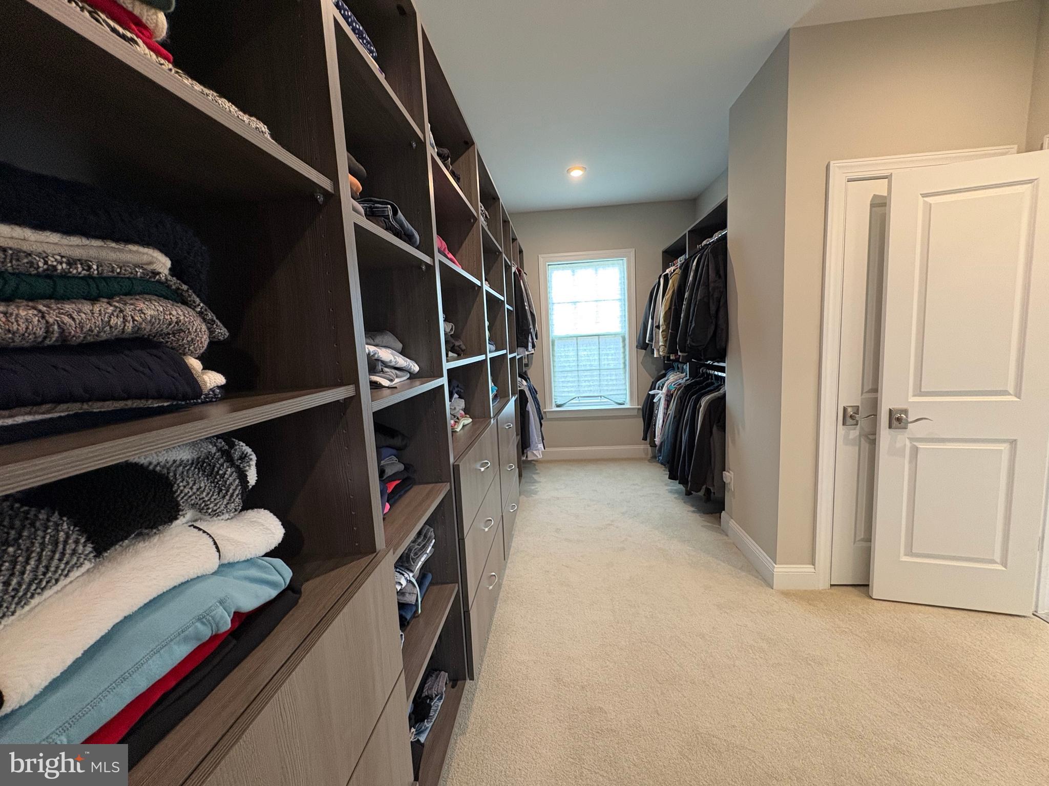 OAKTON VIEW - Residential
