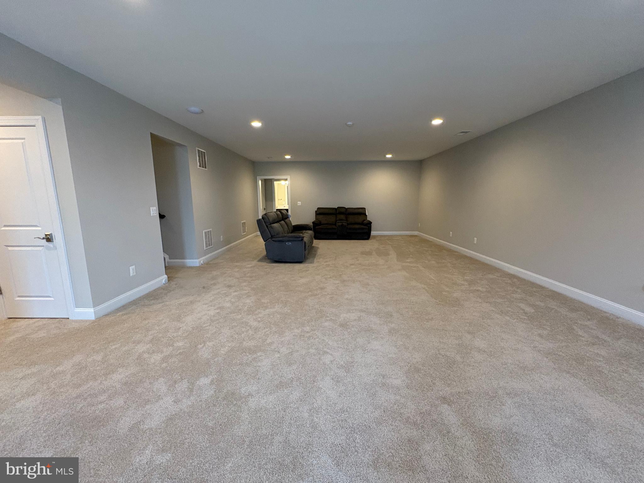 OAKTON VIEW - Residential