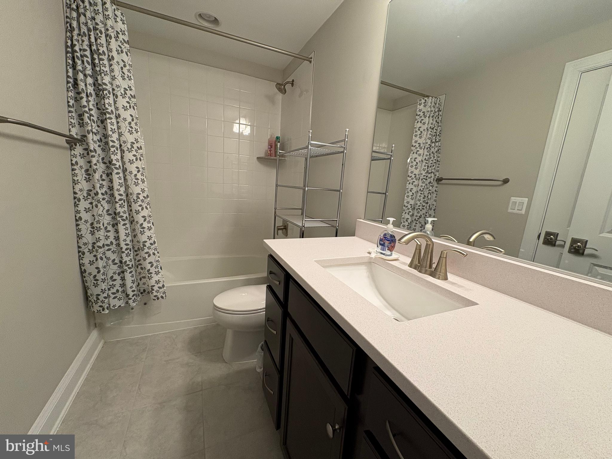 OAKTON VIEW - Residential