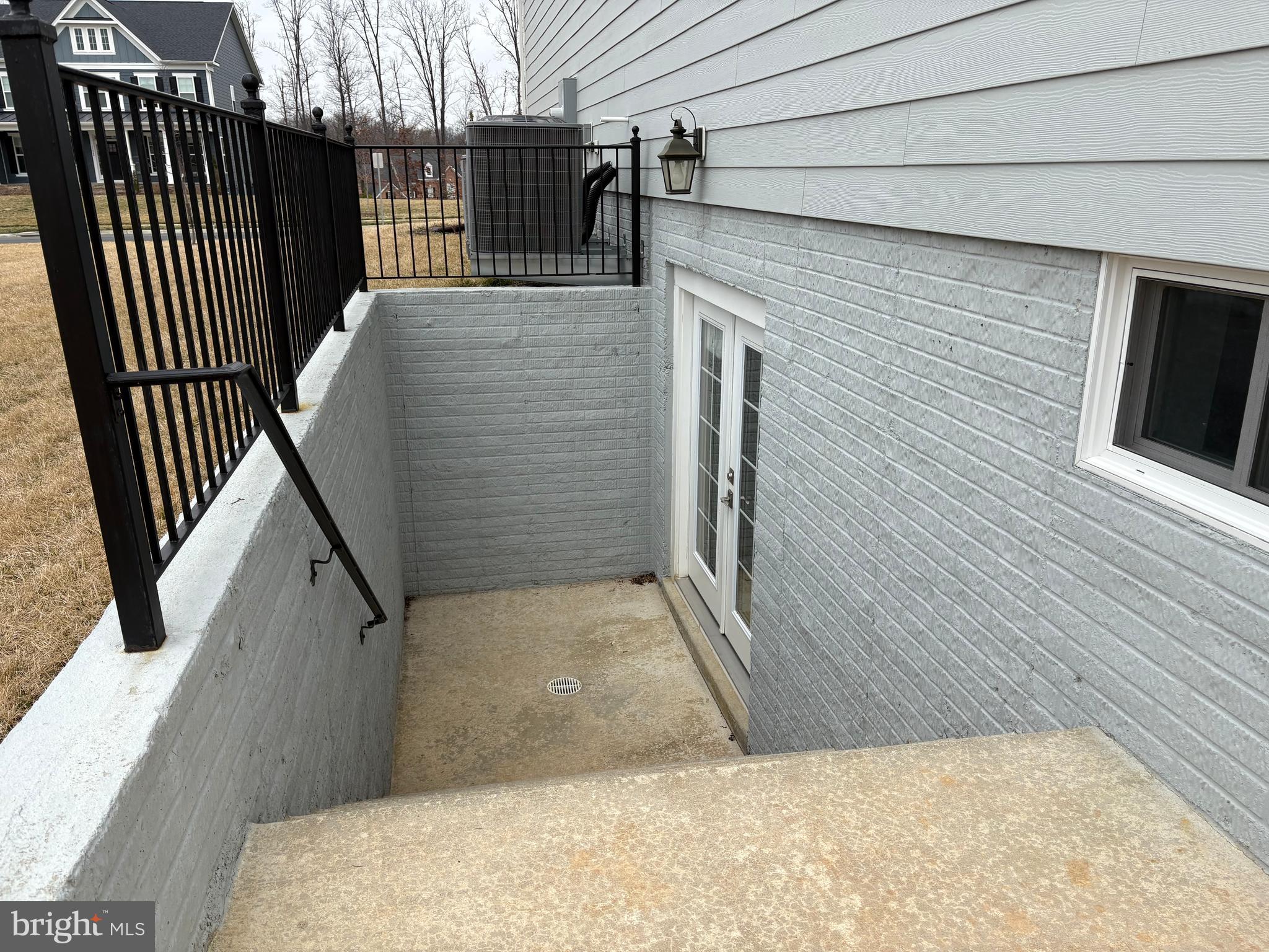 OAKTON VIEW - Residential