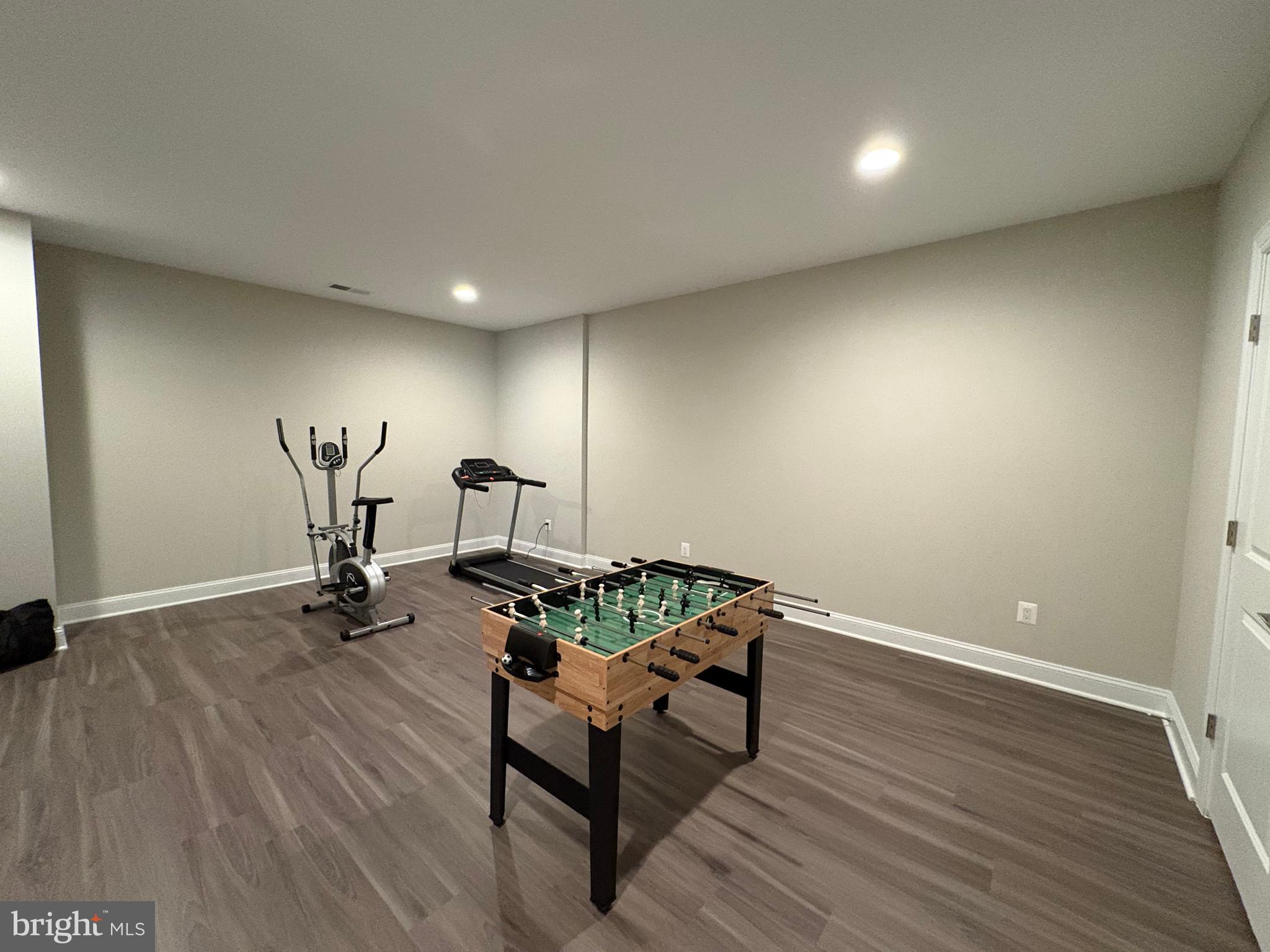 OAKTON VIEW - Residential