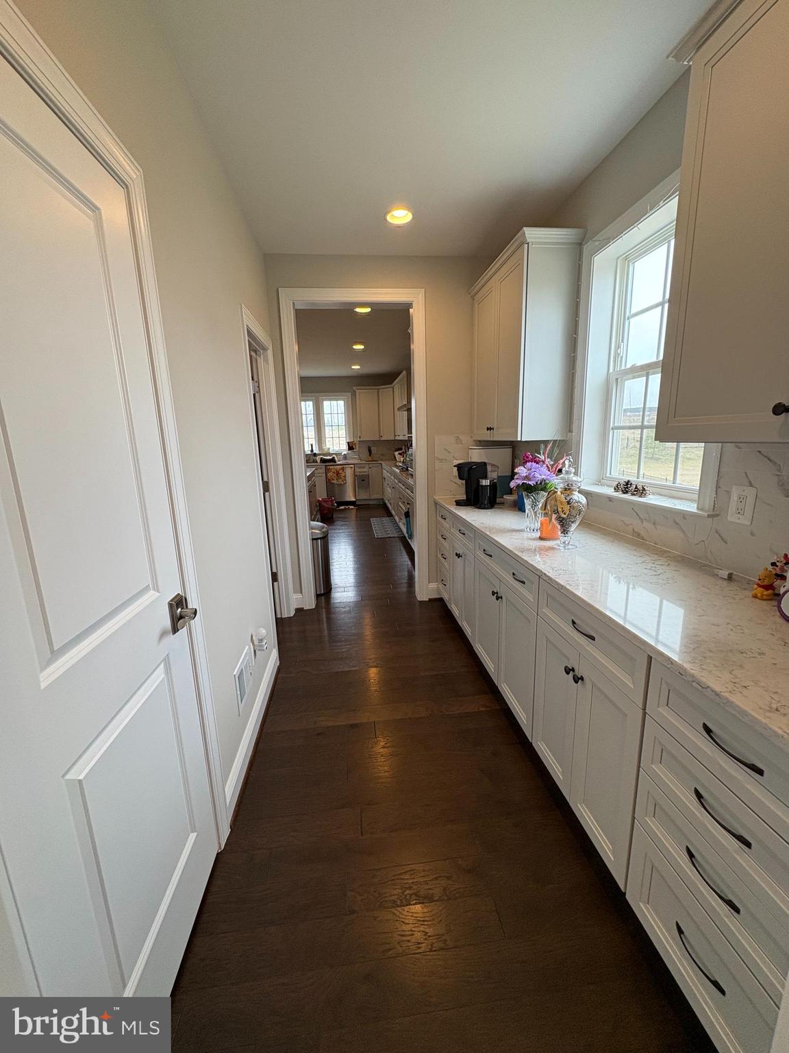 OAKTON VIEW - Residential