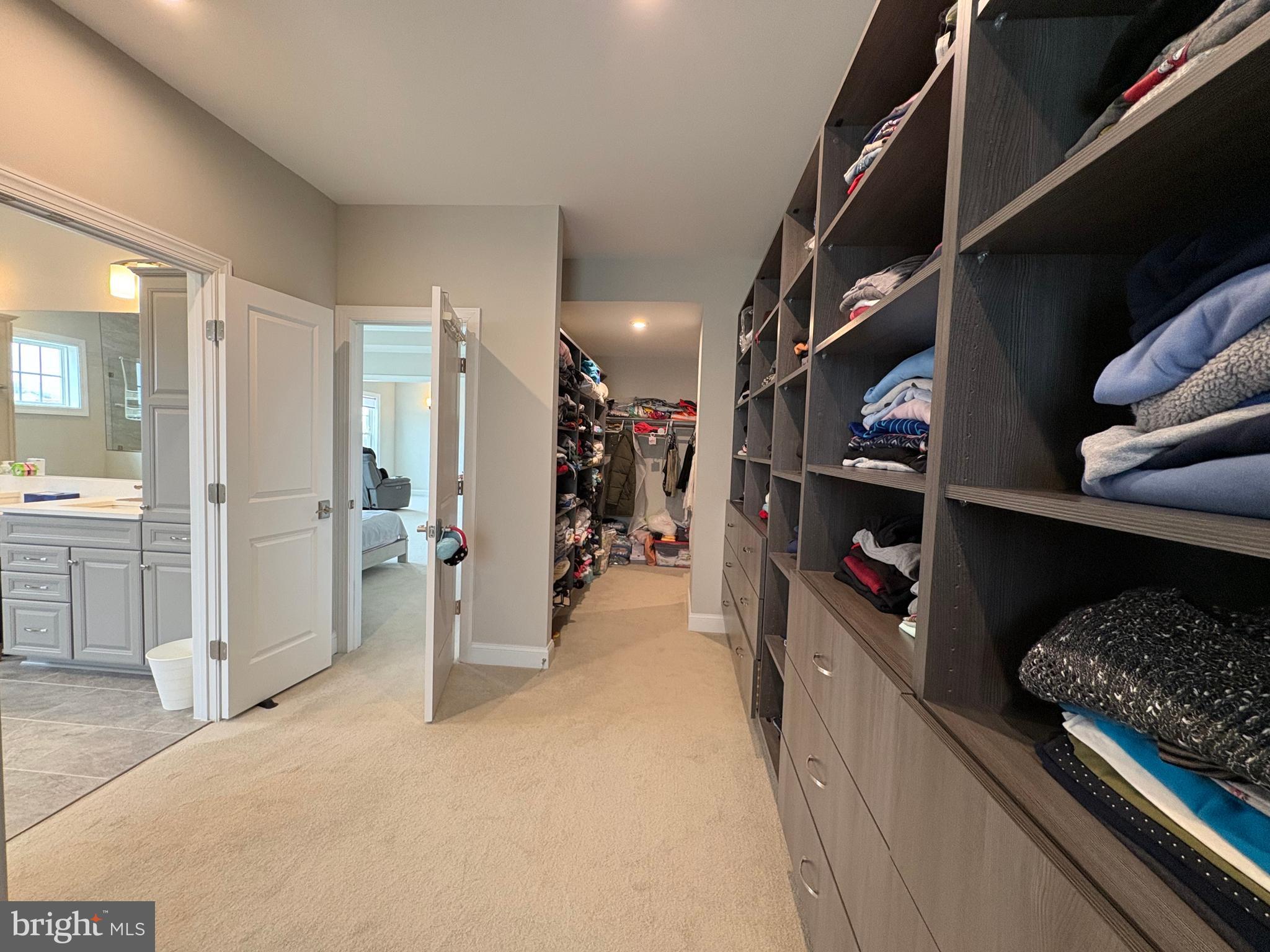 OAKTON VIEW - Residential