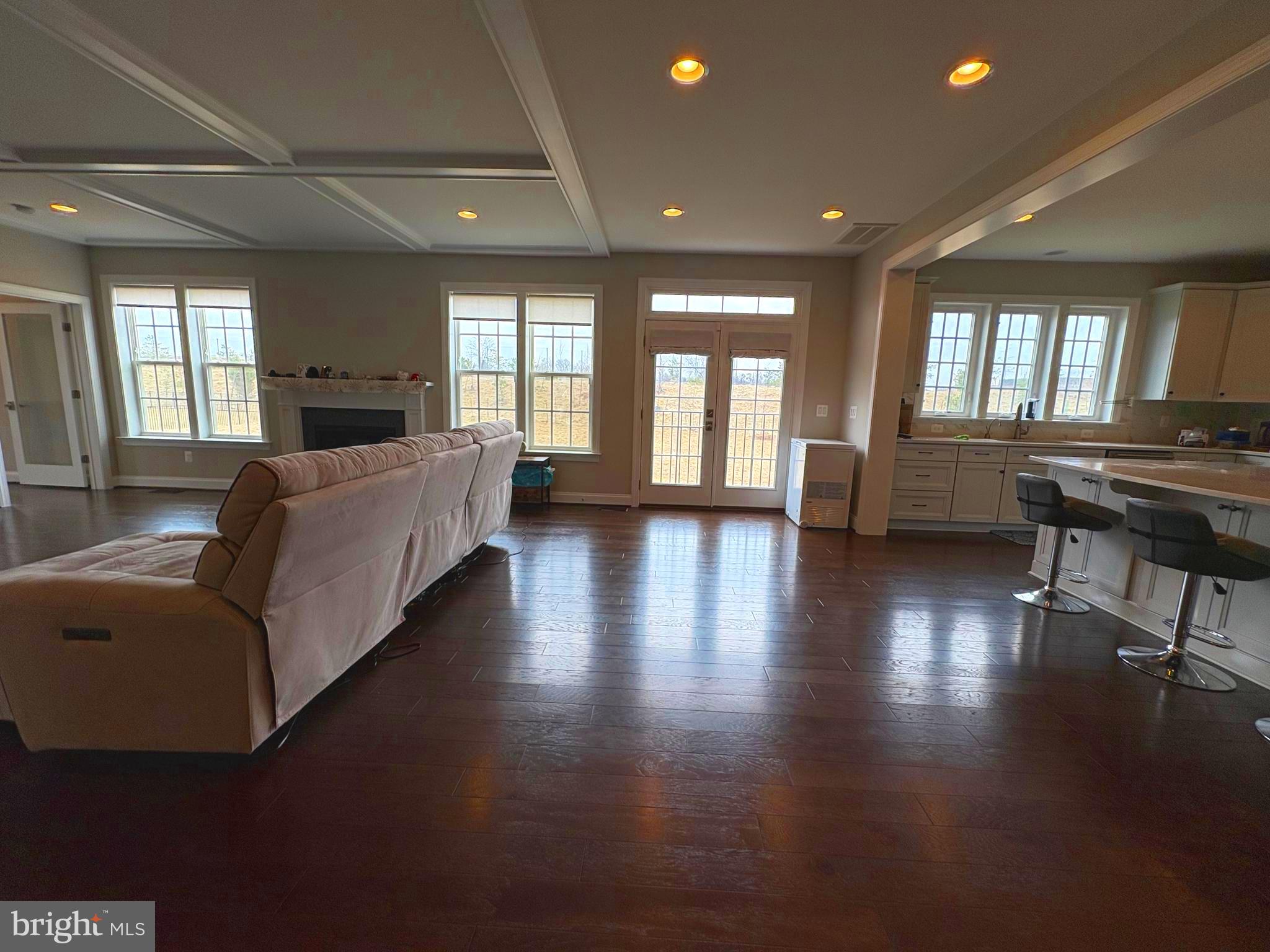 OAKTON VIEW - Residential
