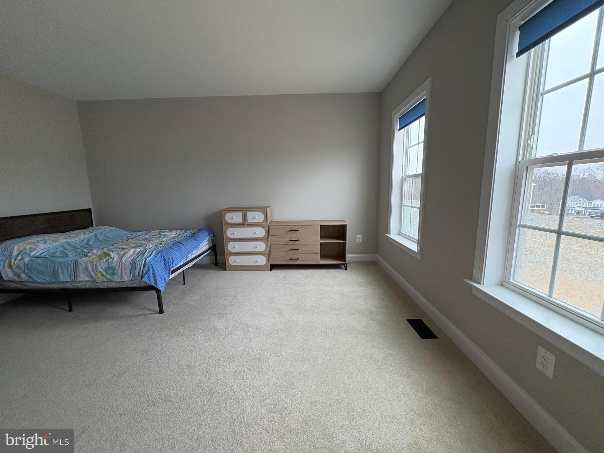 OAKTON VIEW - Residential