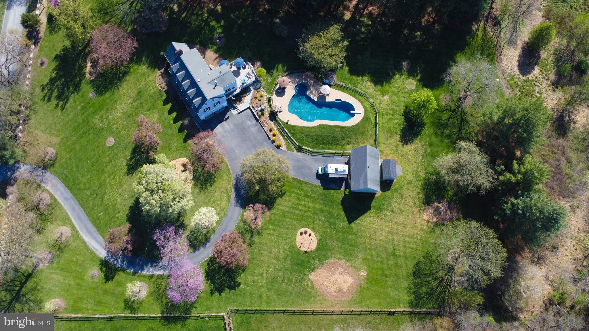 HUNTS END - Residential