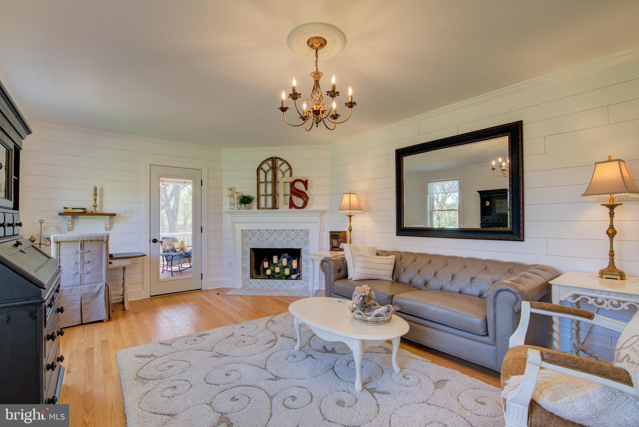 HUNTS END - Residential