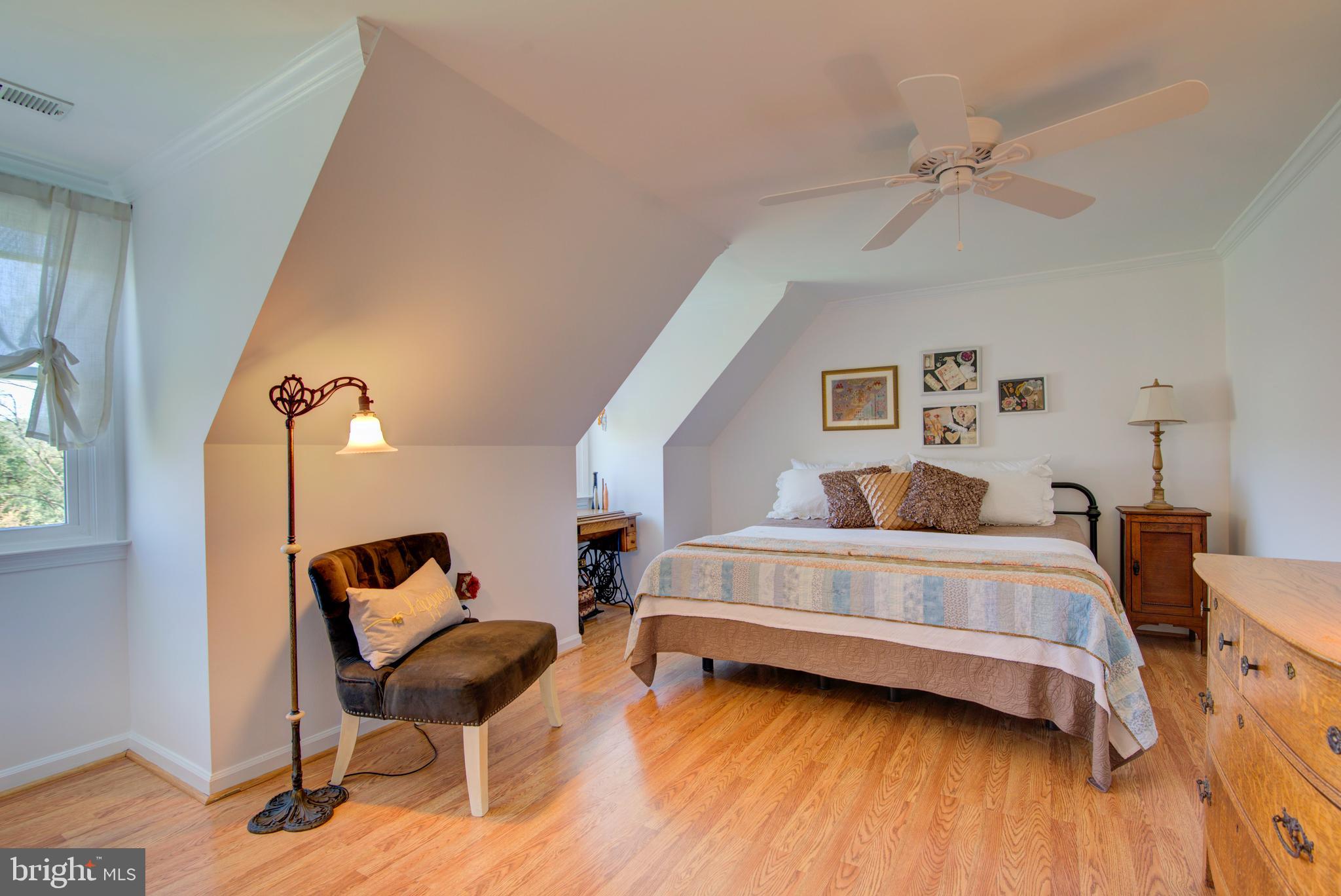 HUNTS END - Residential