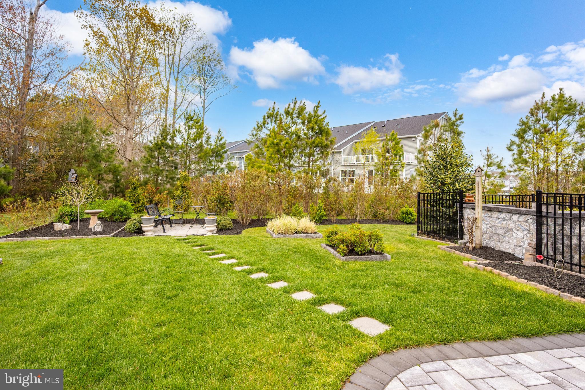 SILVER WOODS - Residential