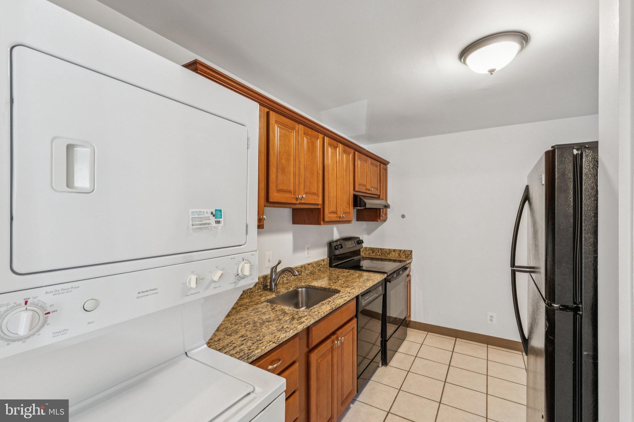 COLUMBIA TOWERS - Residential