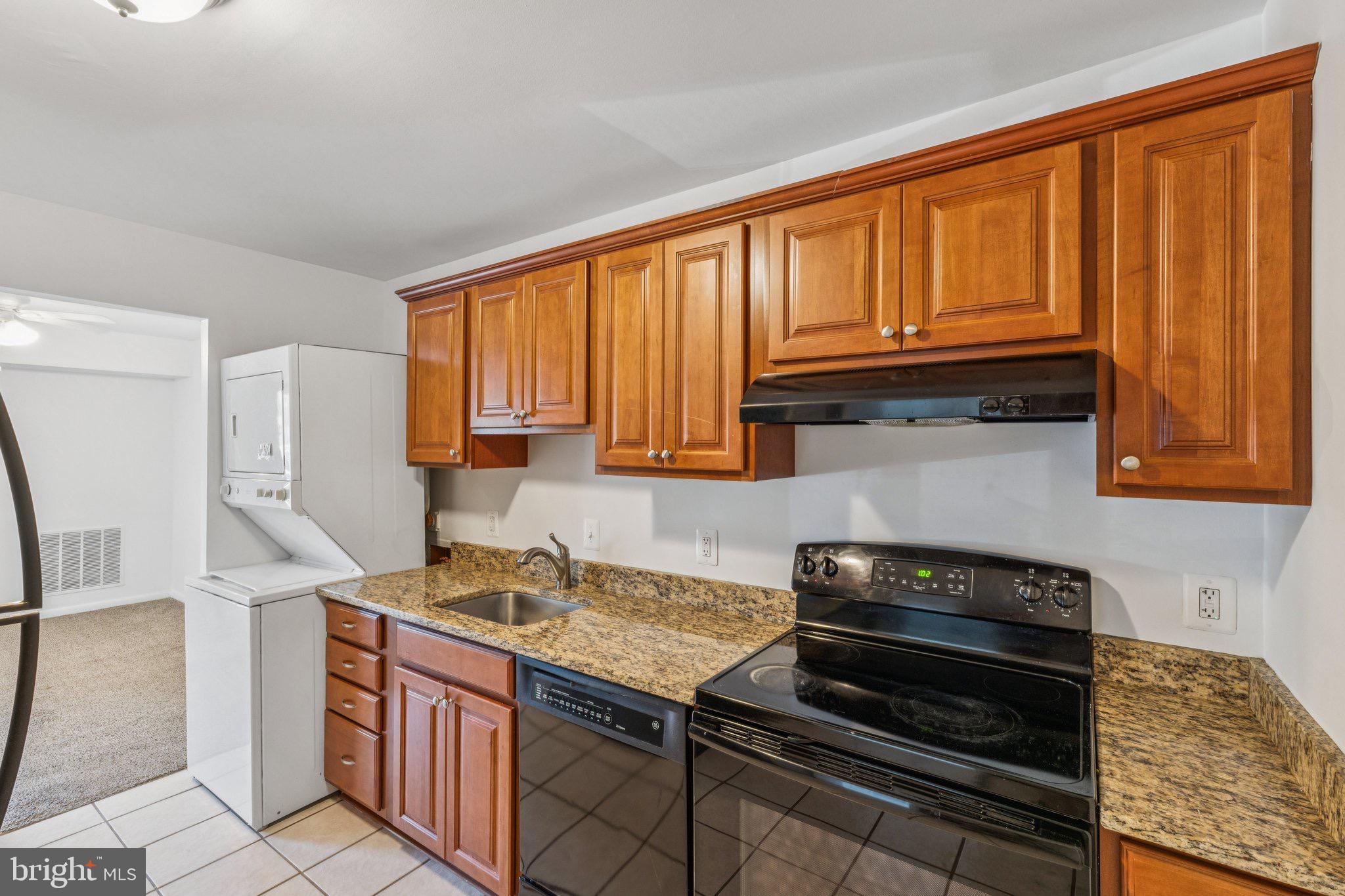 COLUMBIA TOWERS - Residential