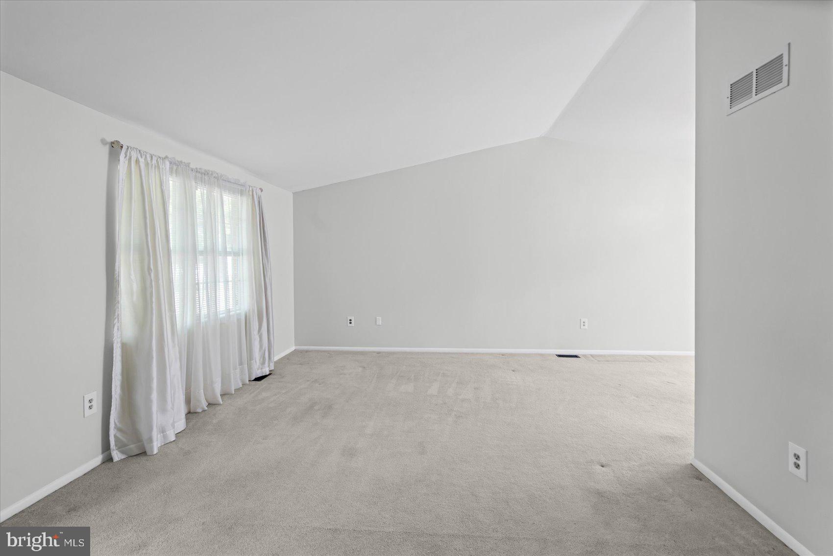 NORTH GATE HALL - Residential