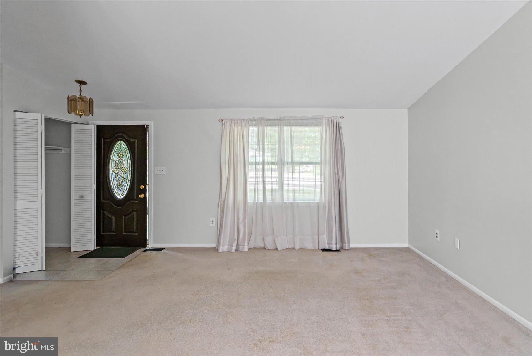NORTH GATE HALL - Residential