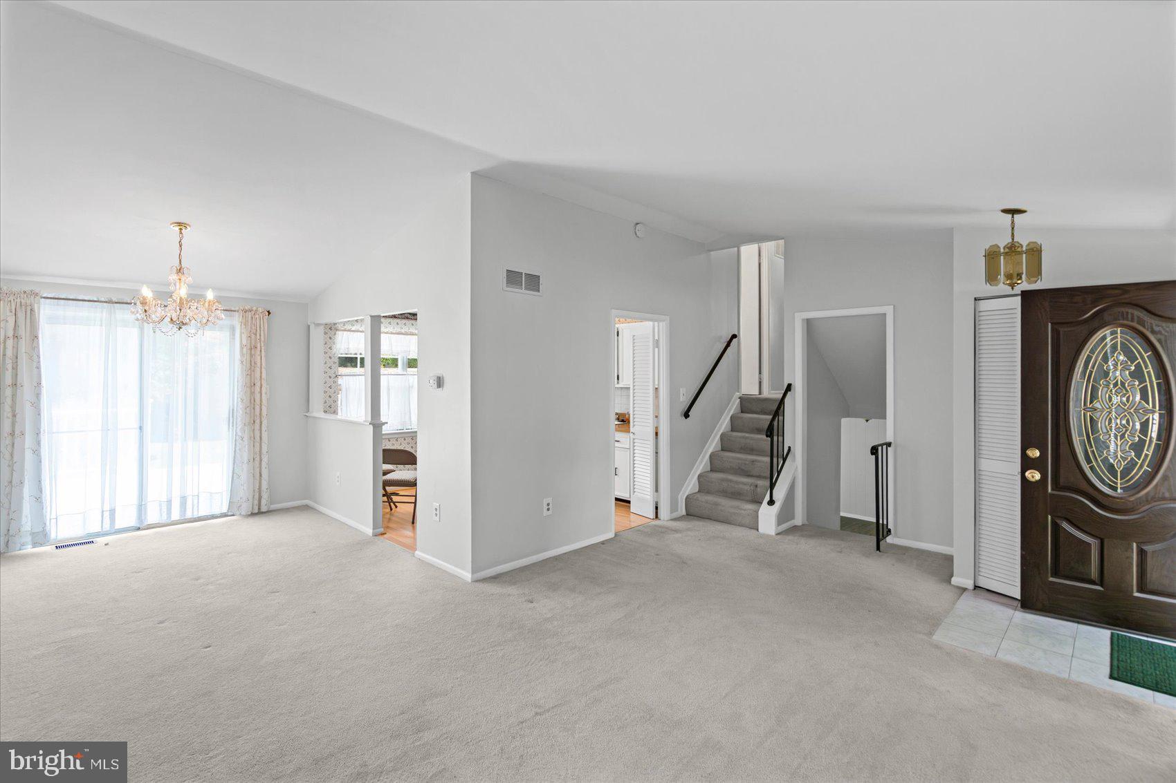 NORTH GATE HALL - Residential