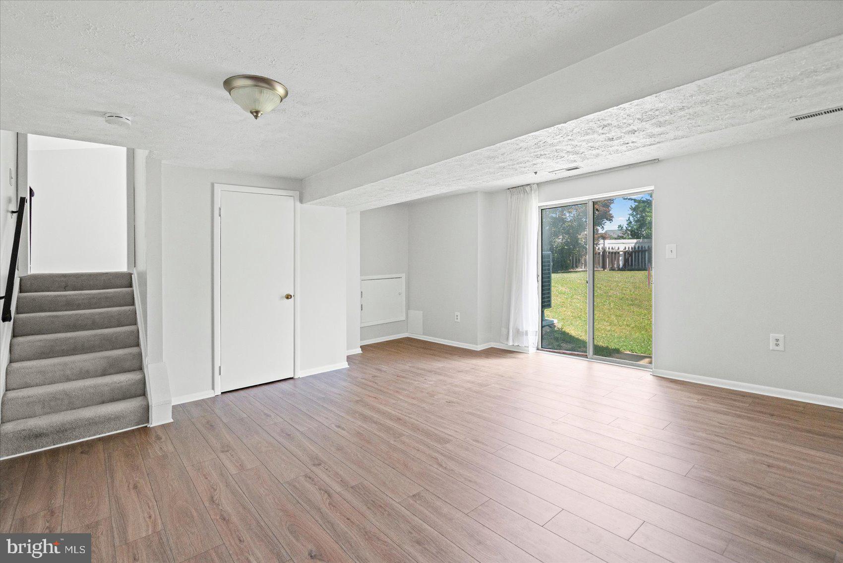 NORTH GATE HALL - Residential