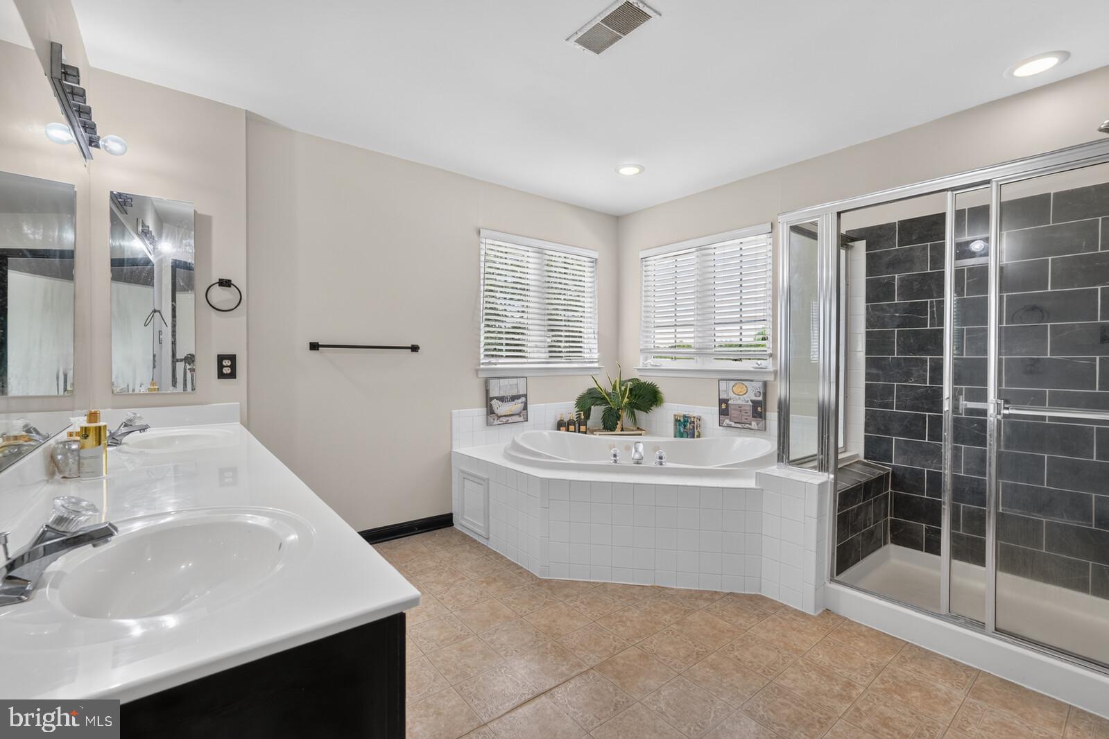 MARY-CATHERINE ESTATES - Residential